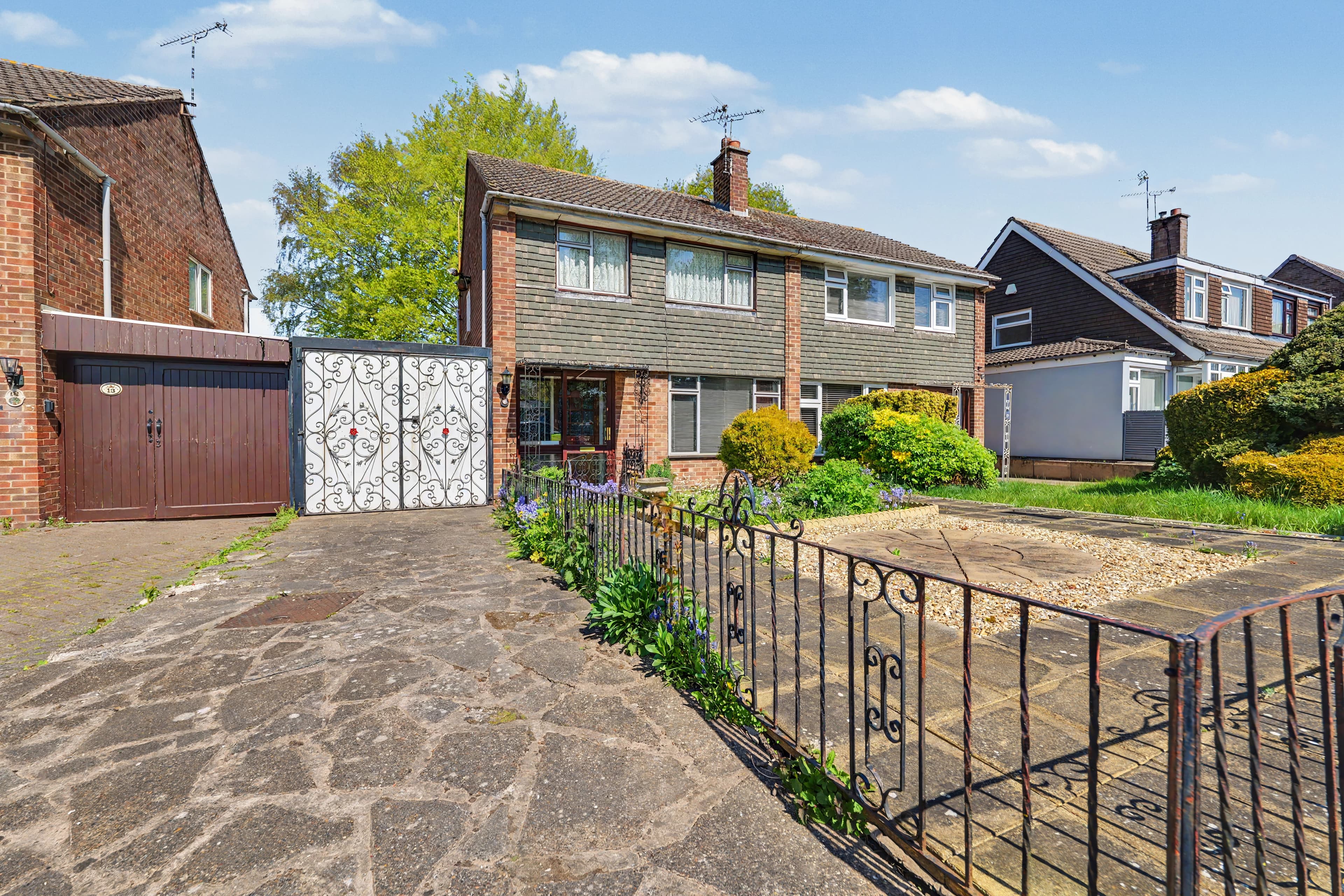 Derwent Road, Bedworth, CV12 - photo 1 of 21