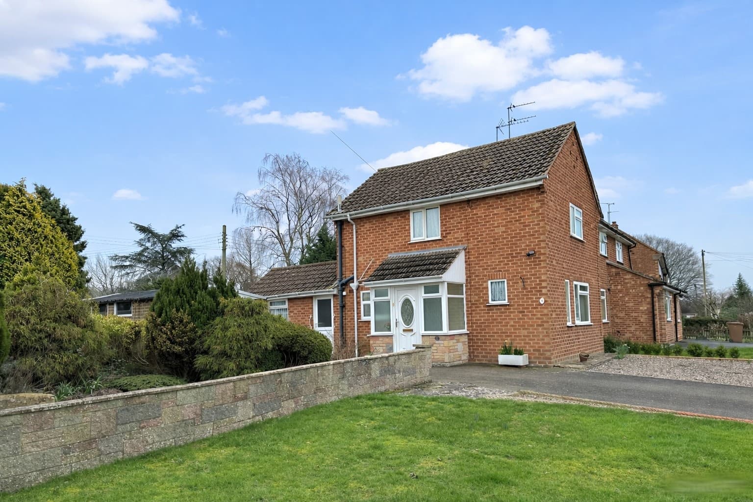 The Close, Eckington, Pershore, WR10 - photo 1 of 11