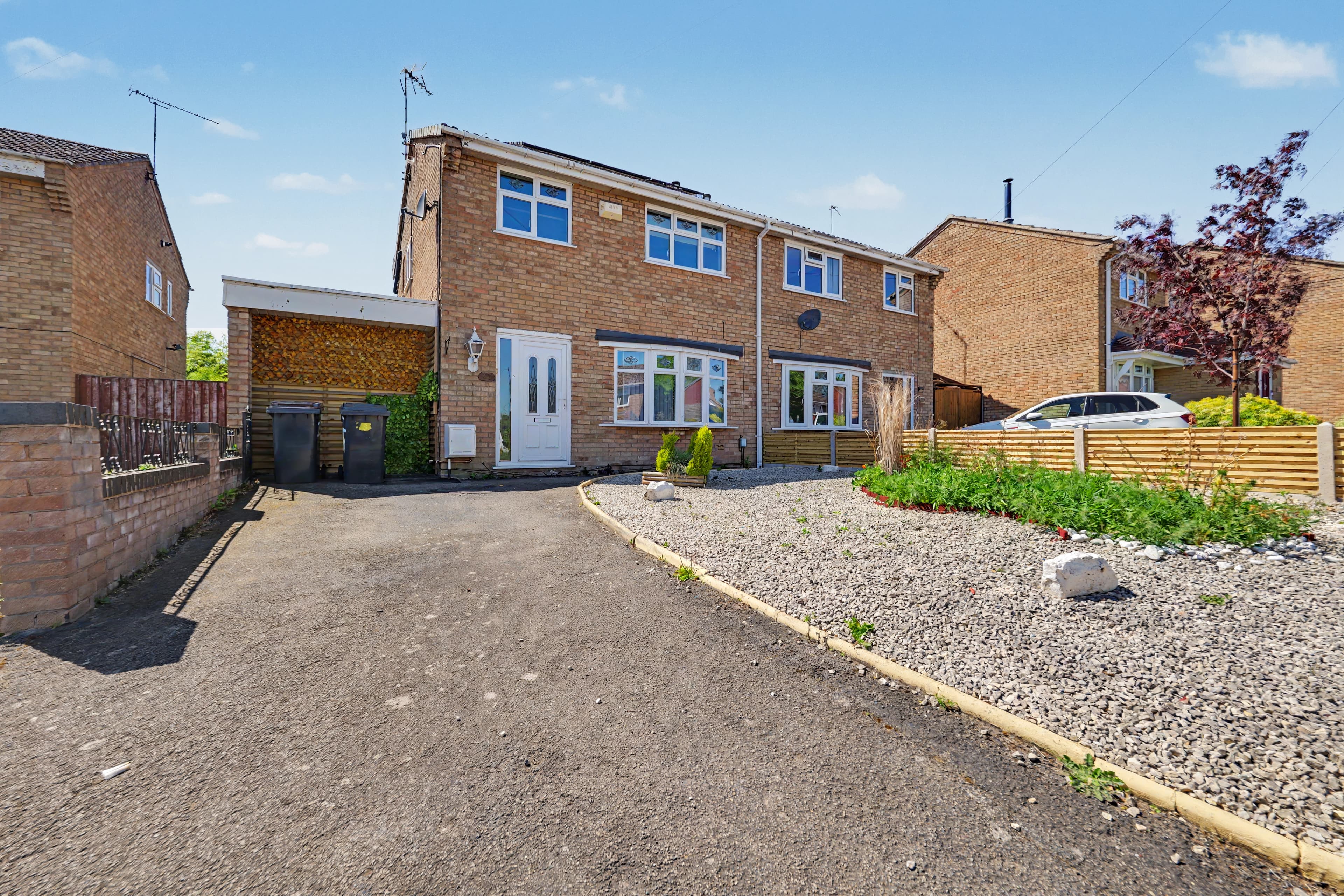 Merlin Avenue, Nuneaton, CV10 - photo 1 of 21