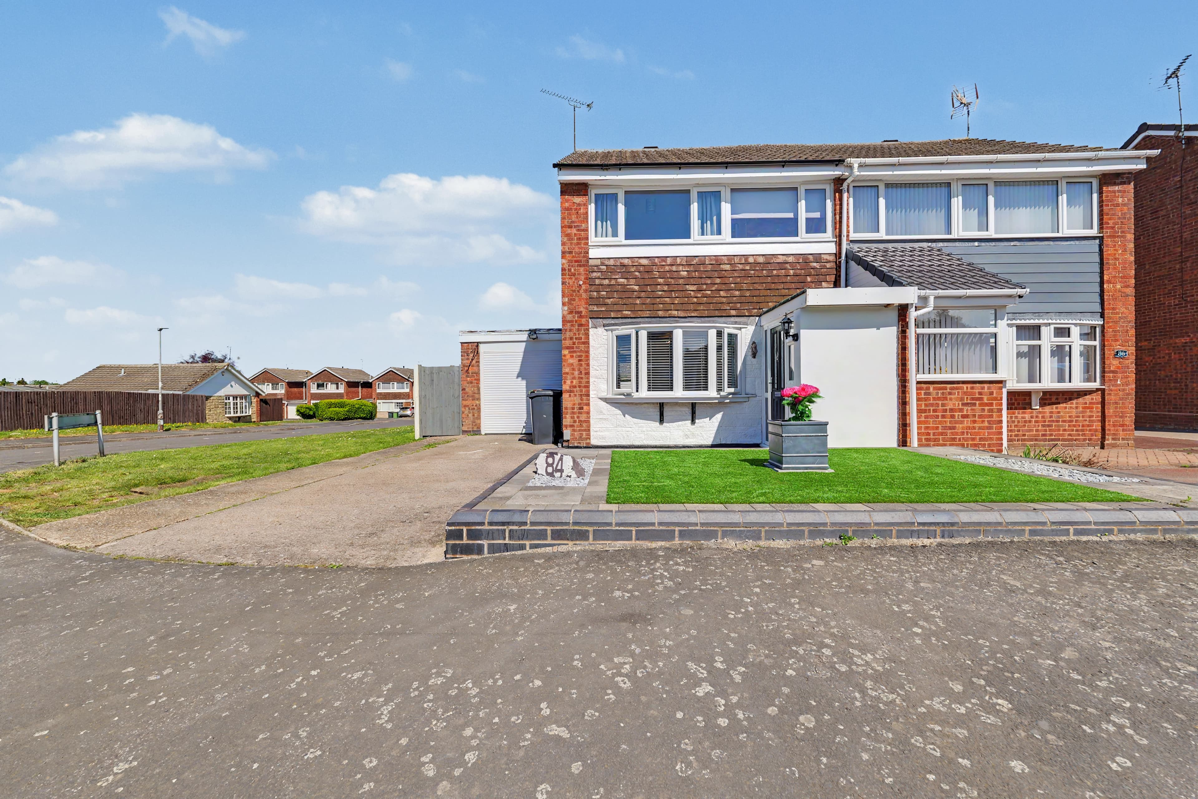 Fair Isle Drive, Nuneaton, CV10 - photo 1 of 25