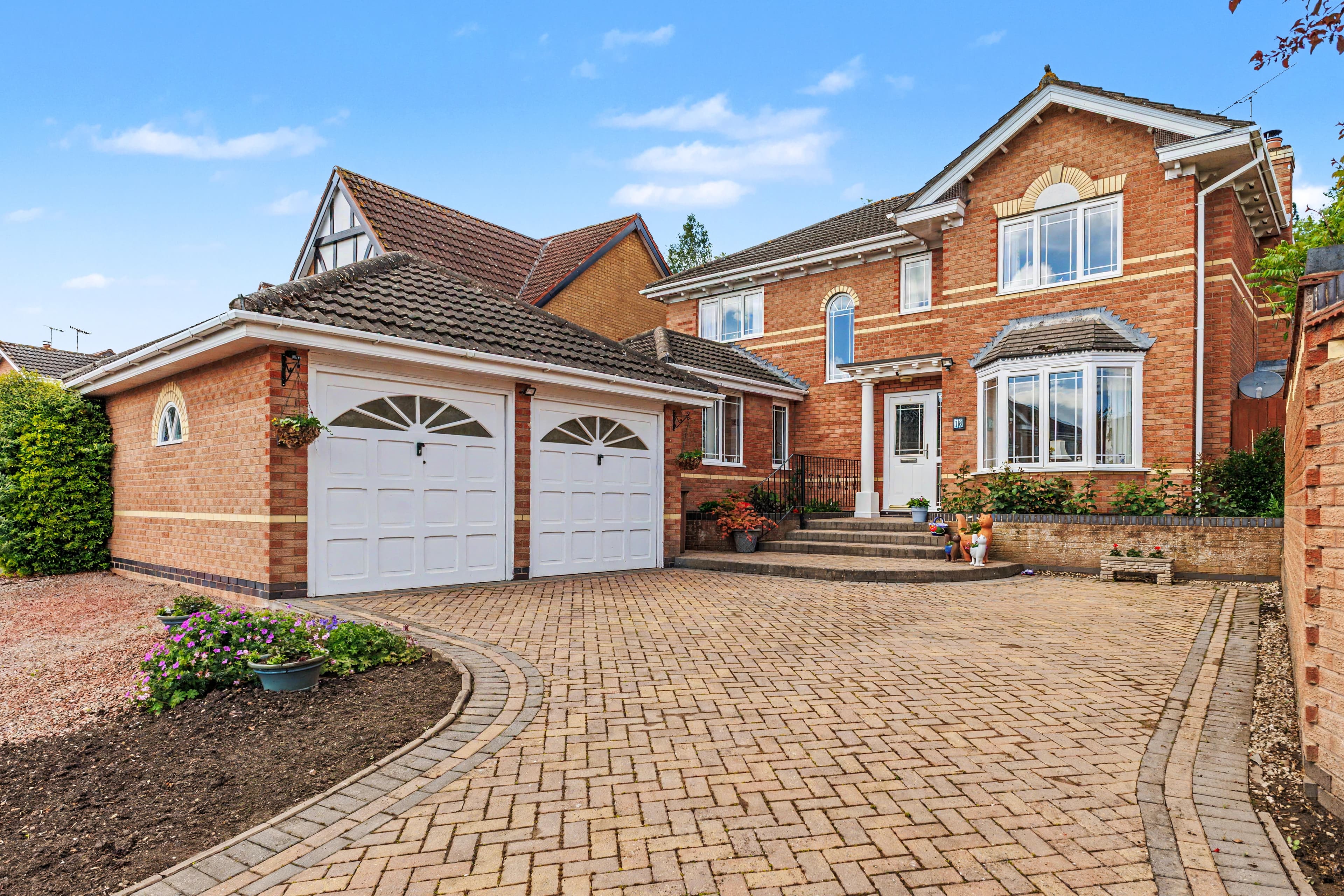 Conningsby Drive, Pershore, WR10 - photo 1 of 29