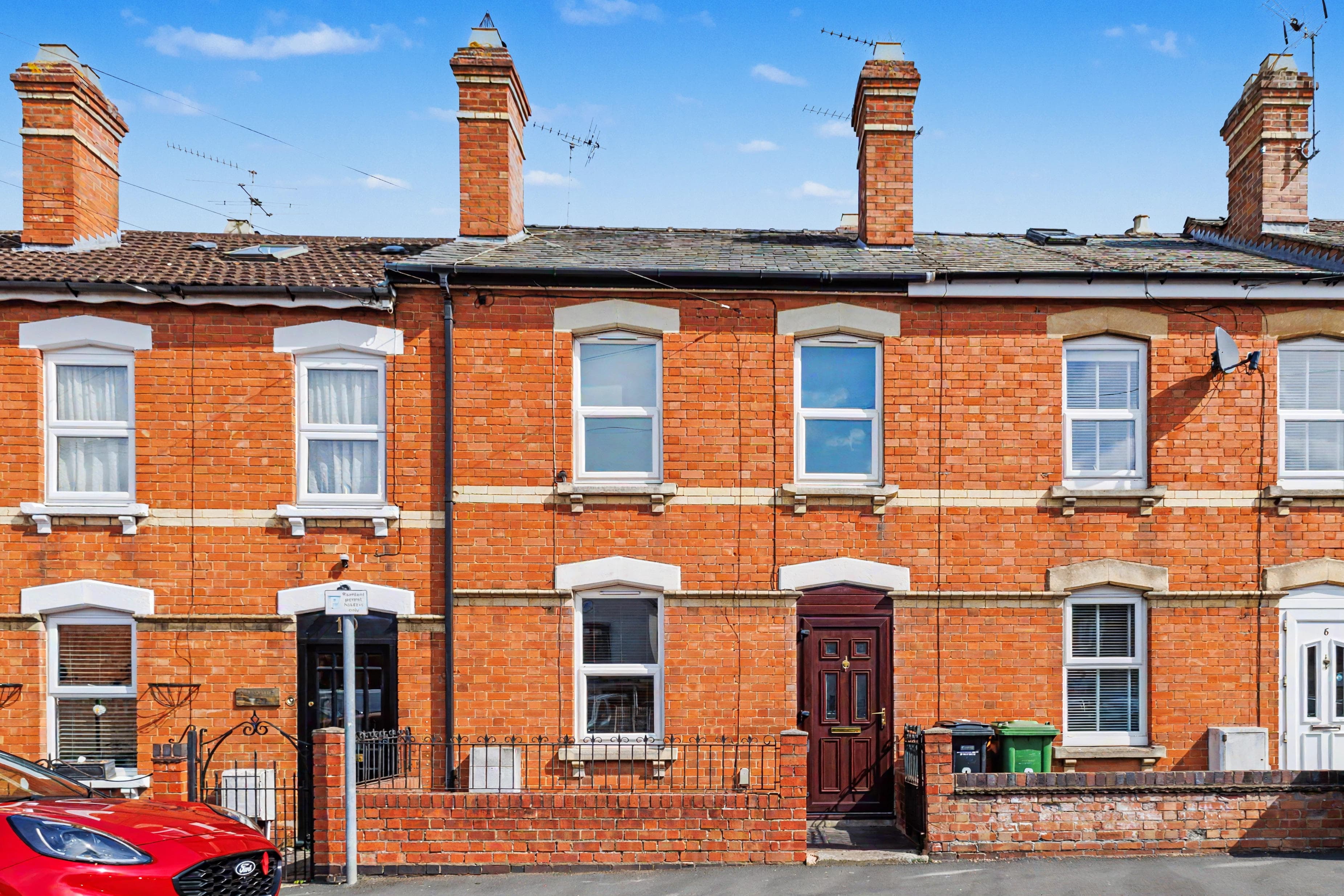 Albert Road, Evesham, WR11 - photo 1 of 16