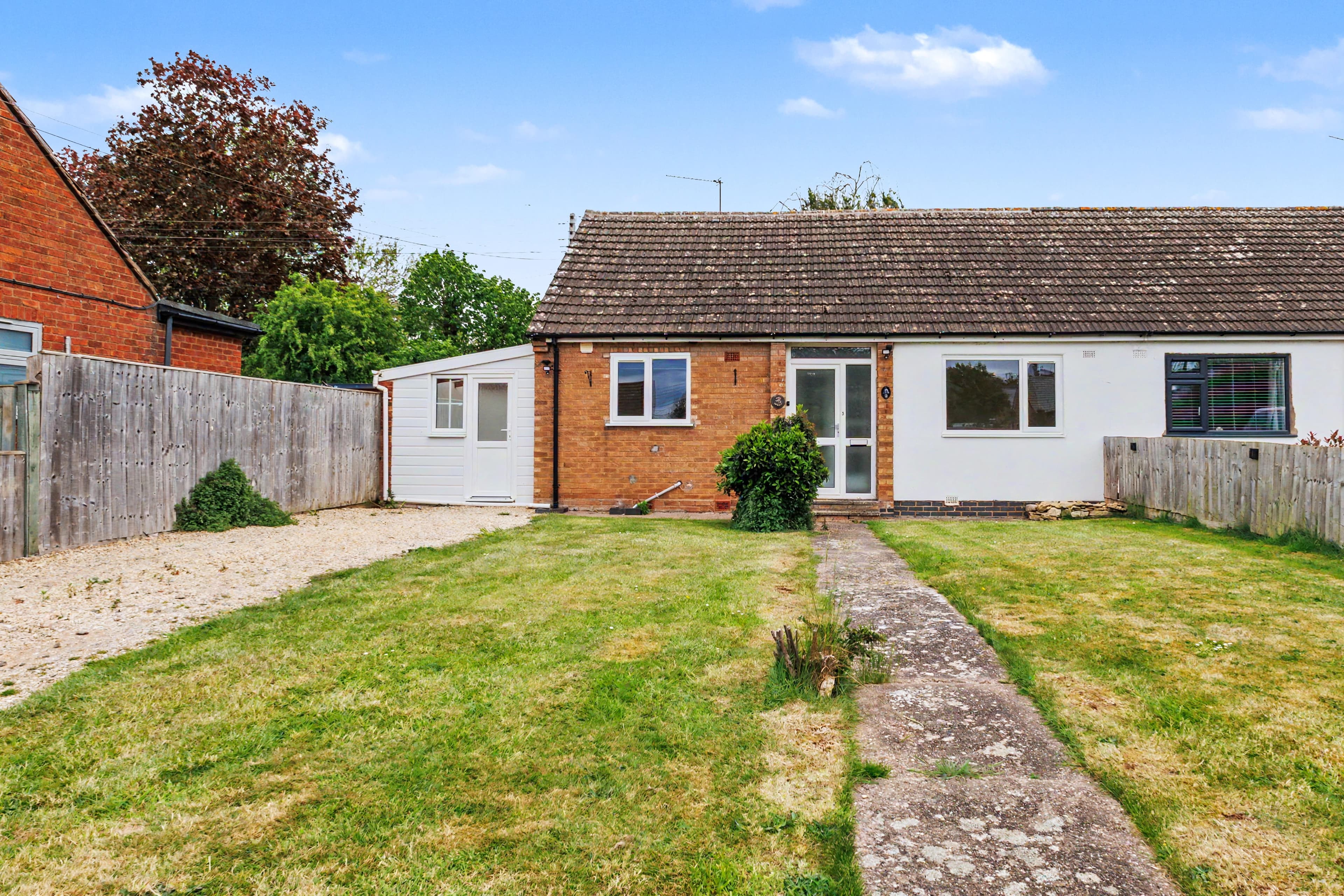 Magdalen Close, Lower Quinton, Stratford-Upon-Avon, CV37 - photo 1 of 23