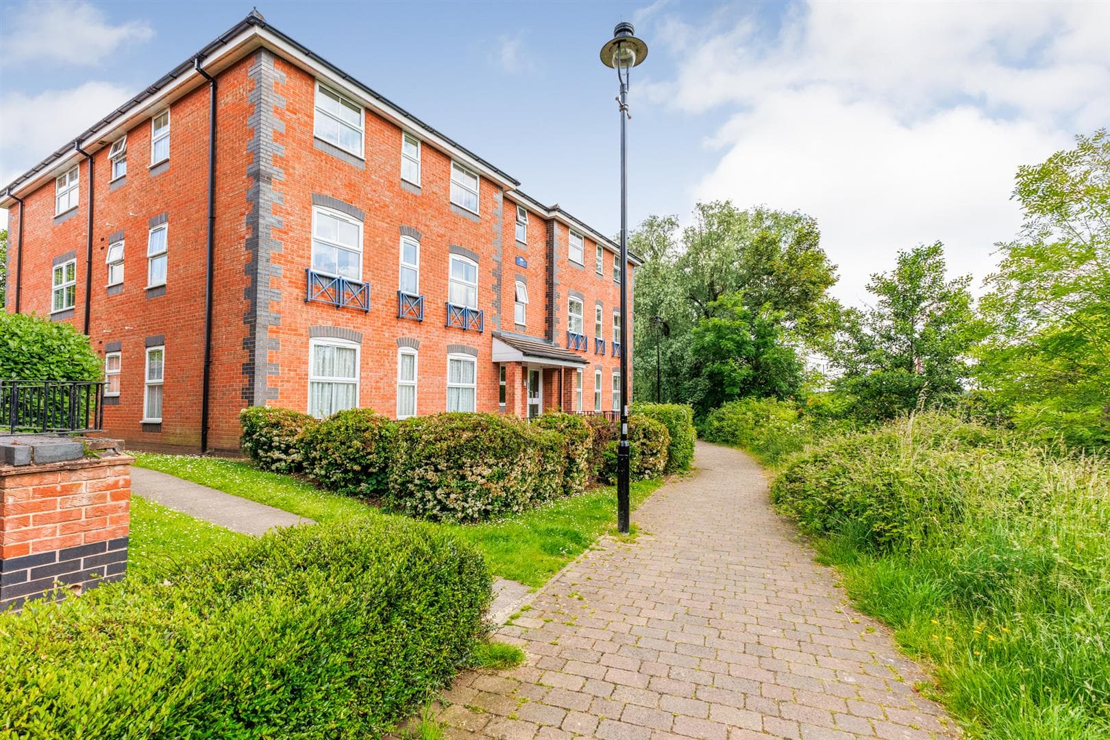 Drapers Fields, Coventry, CV1 - photo 1 of 6