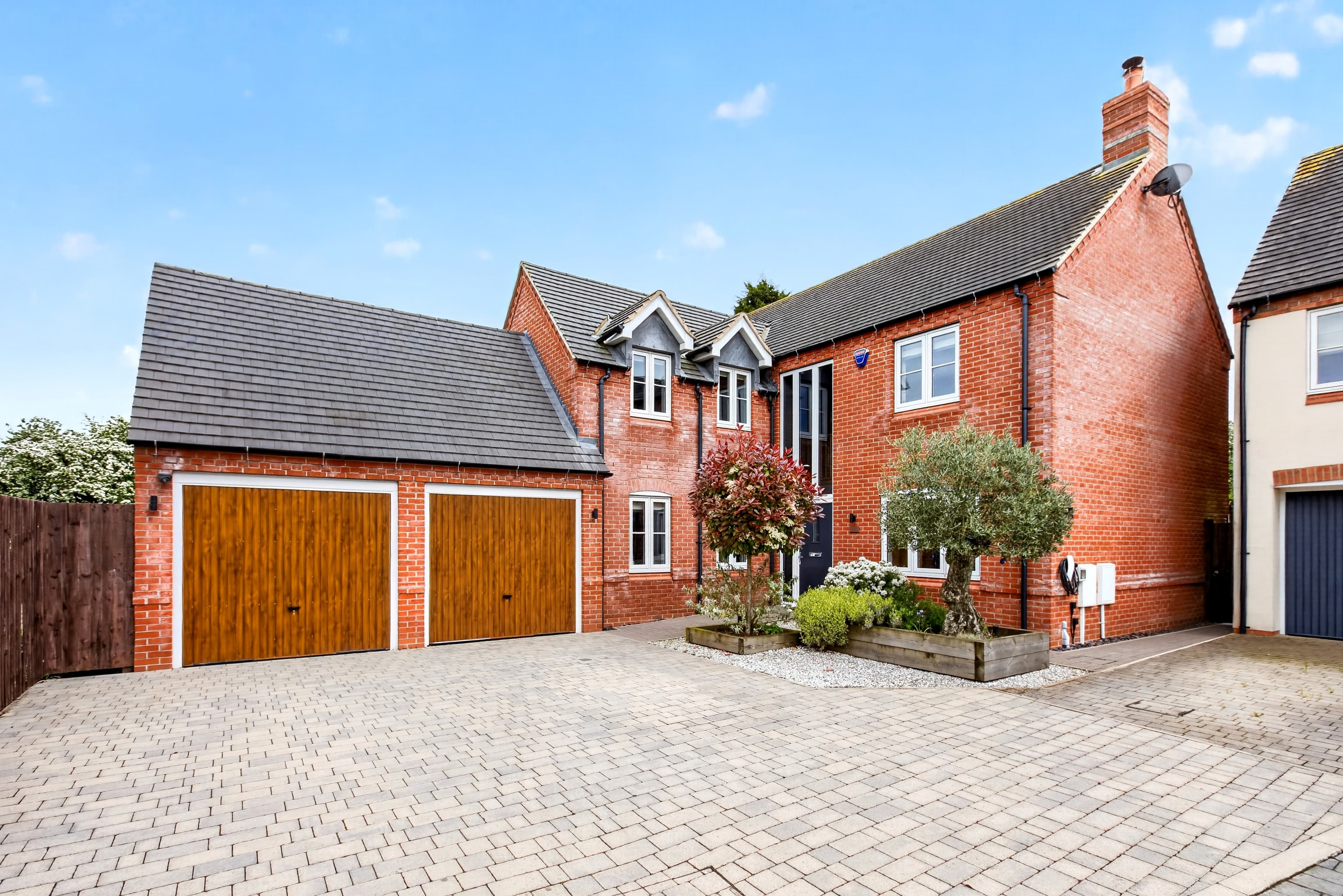 Iris Close, Appleby Magna, Swadlincote, DE12 - photo 1 of 30