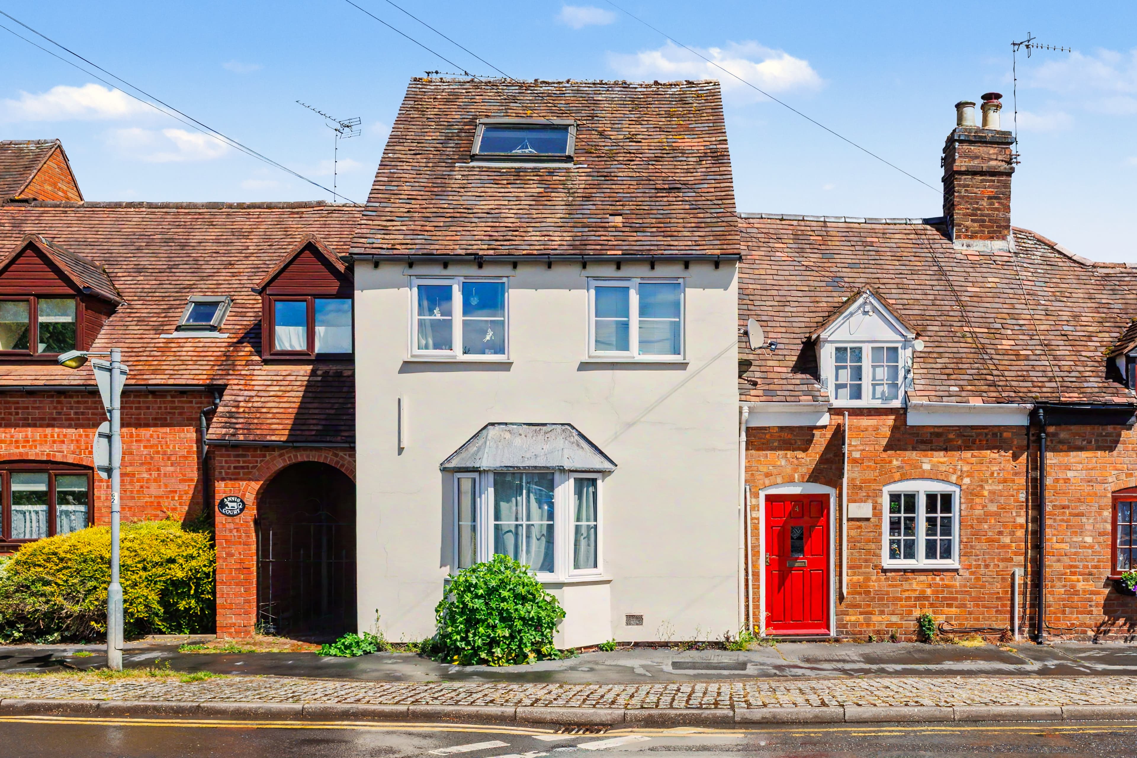 6 Annis Court, Newlands, Pershore, WR10 - photo 1 of 20