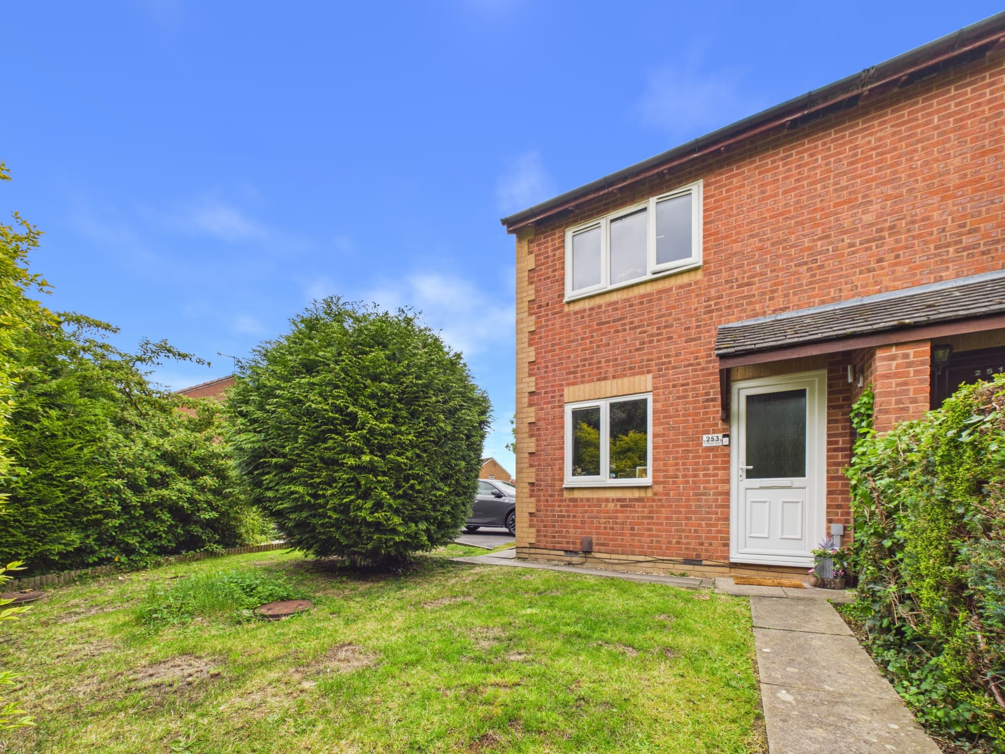 St. Philips Drive, Evesham, WR11 - photo 1 of 17