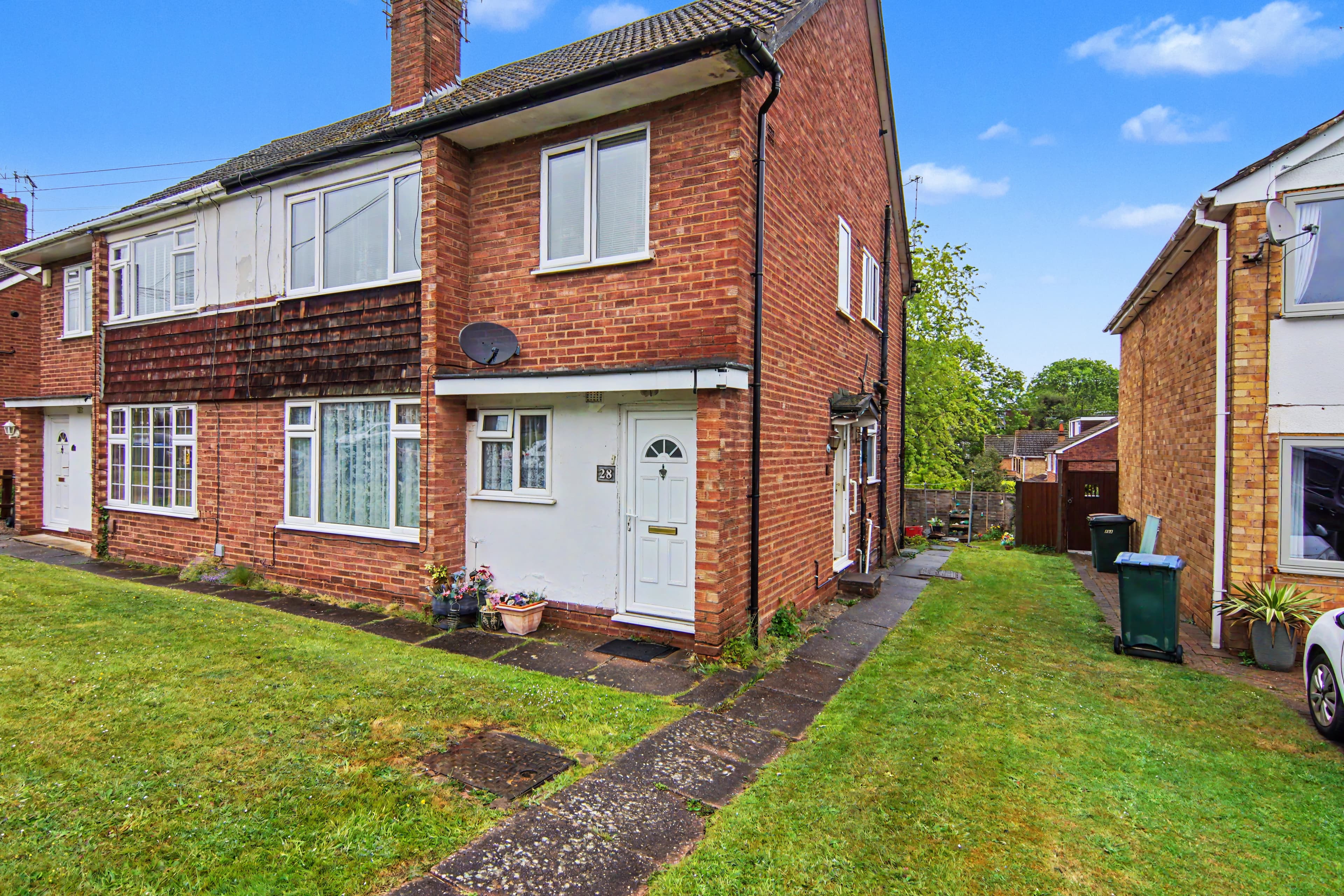 Ladbrook Road, Coventry, CV5 - photo 1 of 16