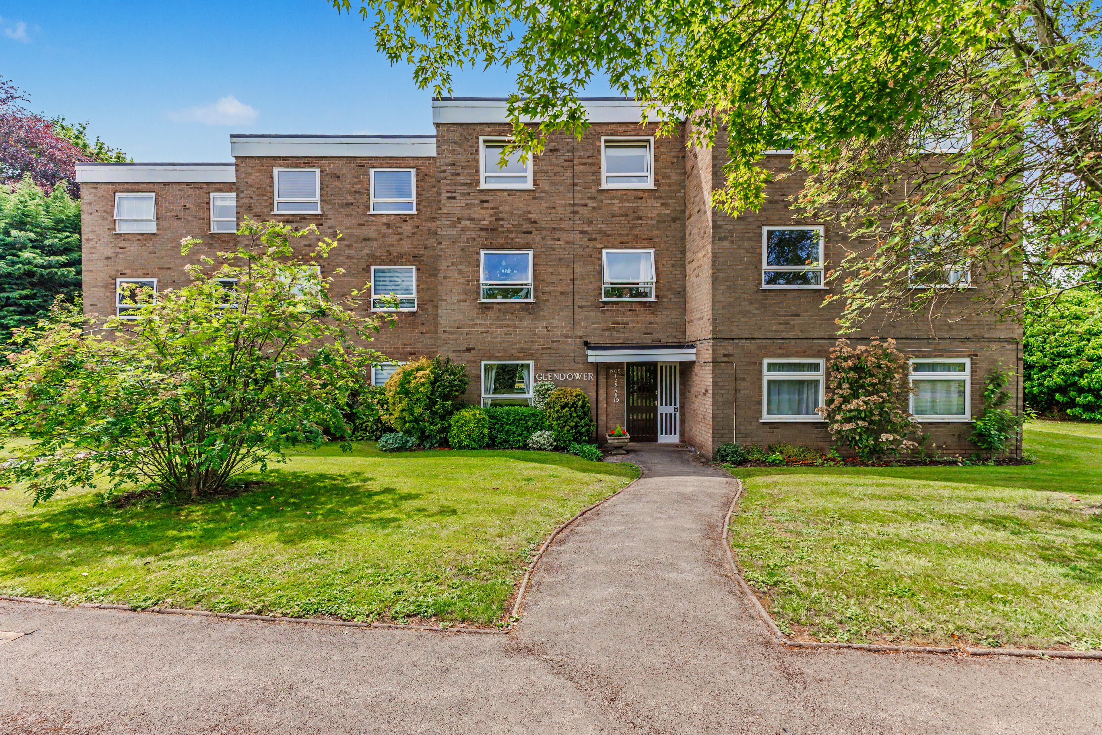 2 Glendower, Warwick Road, Stratford-Upon-Avon, CV37 - photo 1 of 16