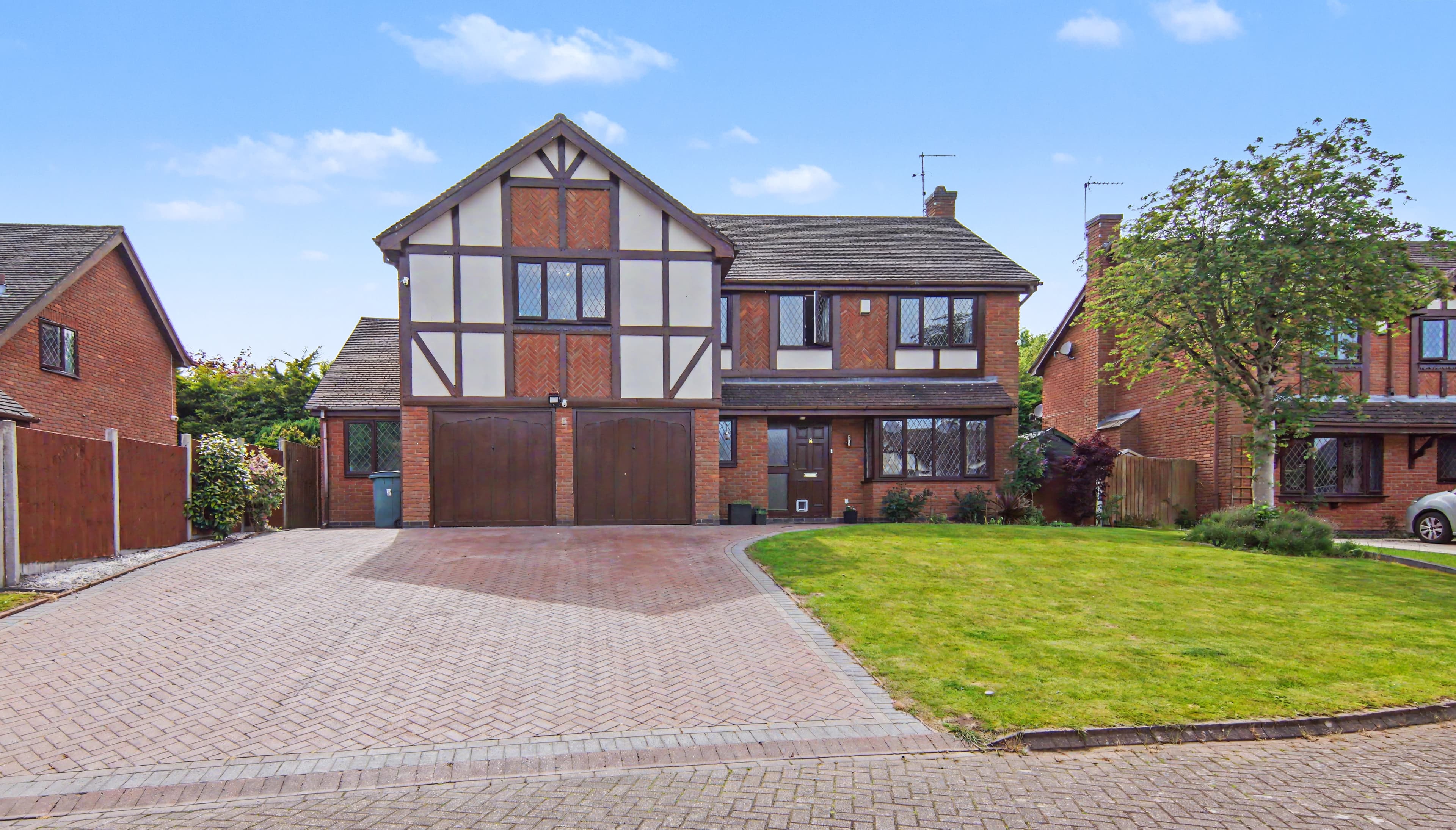 Poppyfield Court, Coventry, CV4 - photo 1 of 35