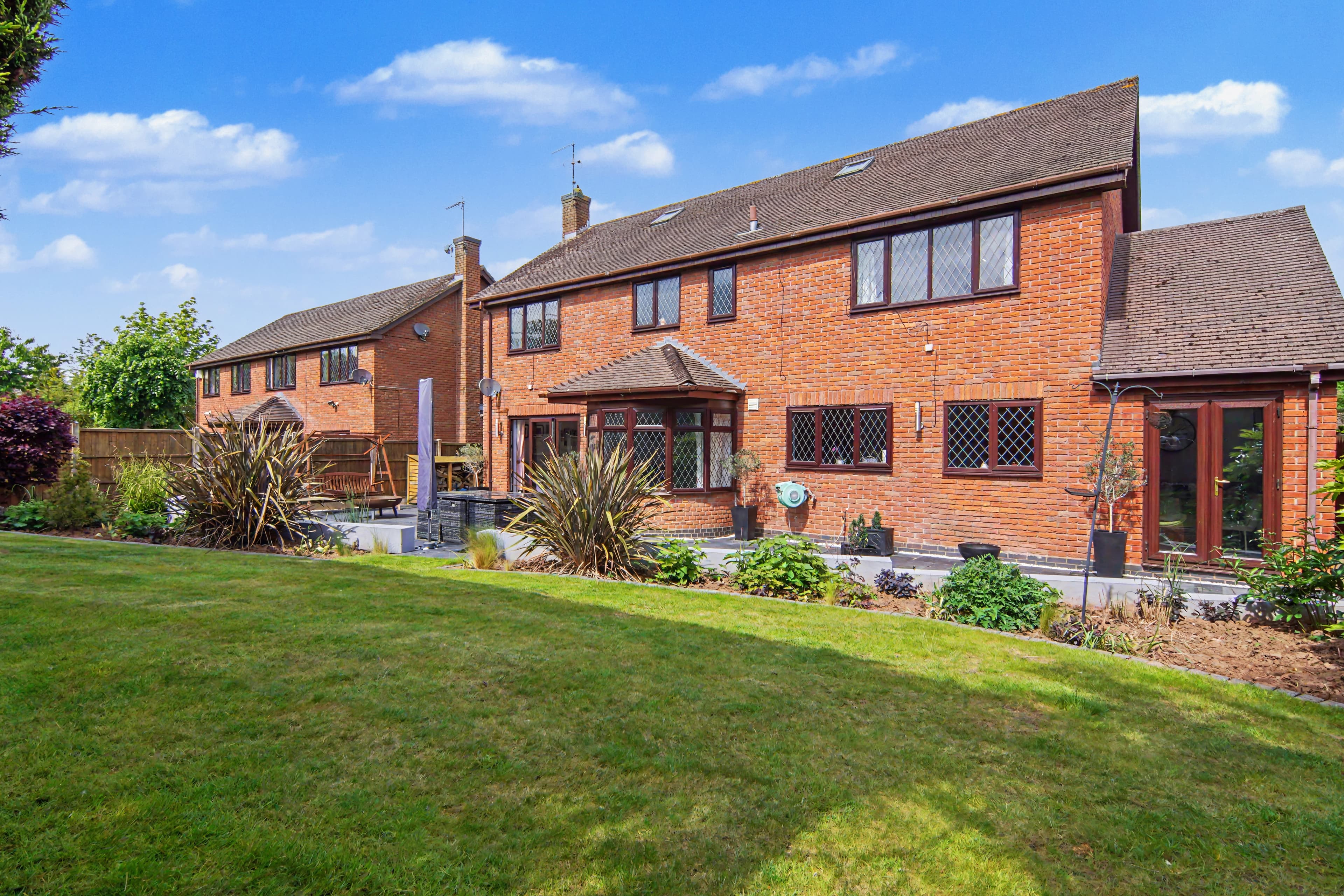 Poppyfield Court, Coventry, CV4 - photo 1 of 35