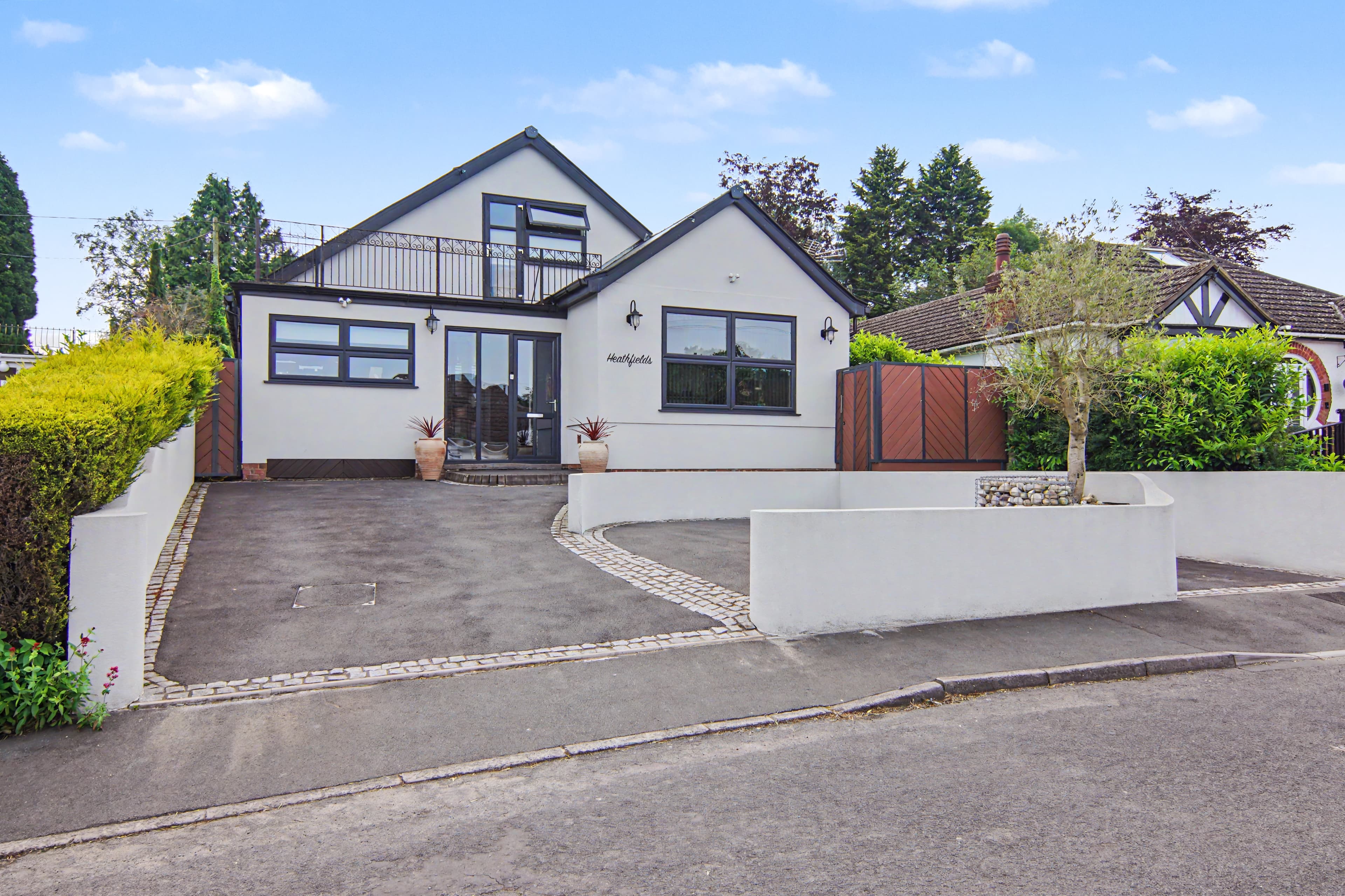 Heathfields, Kingswood Avenue, Corley, Coventry, CV7 - photo 1 of 26