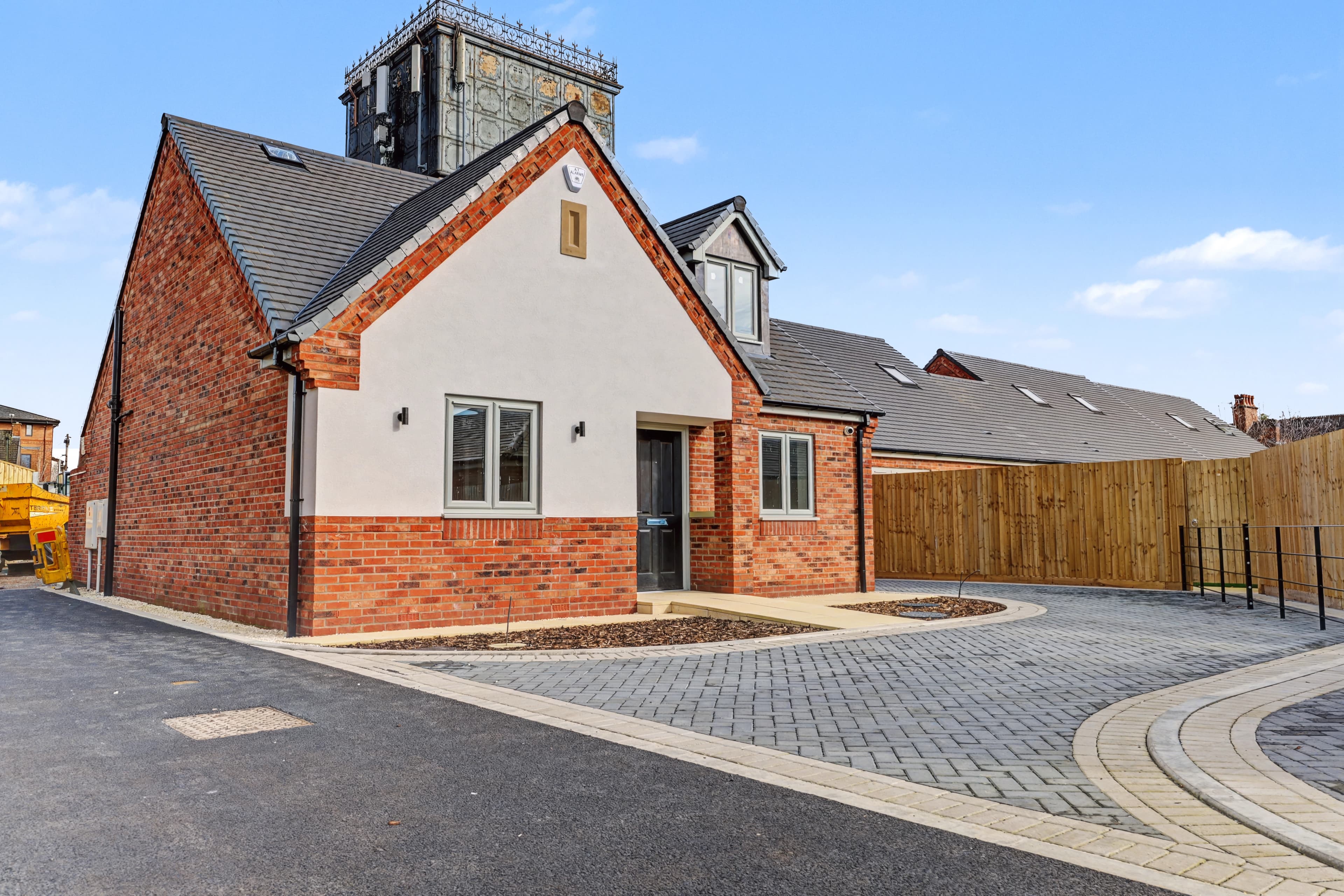 Plot 11 (THE CHARLES), HAWKSLEY RISE, Leicester Road, Hinckley, LE10 - photo 1 of 12