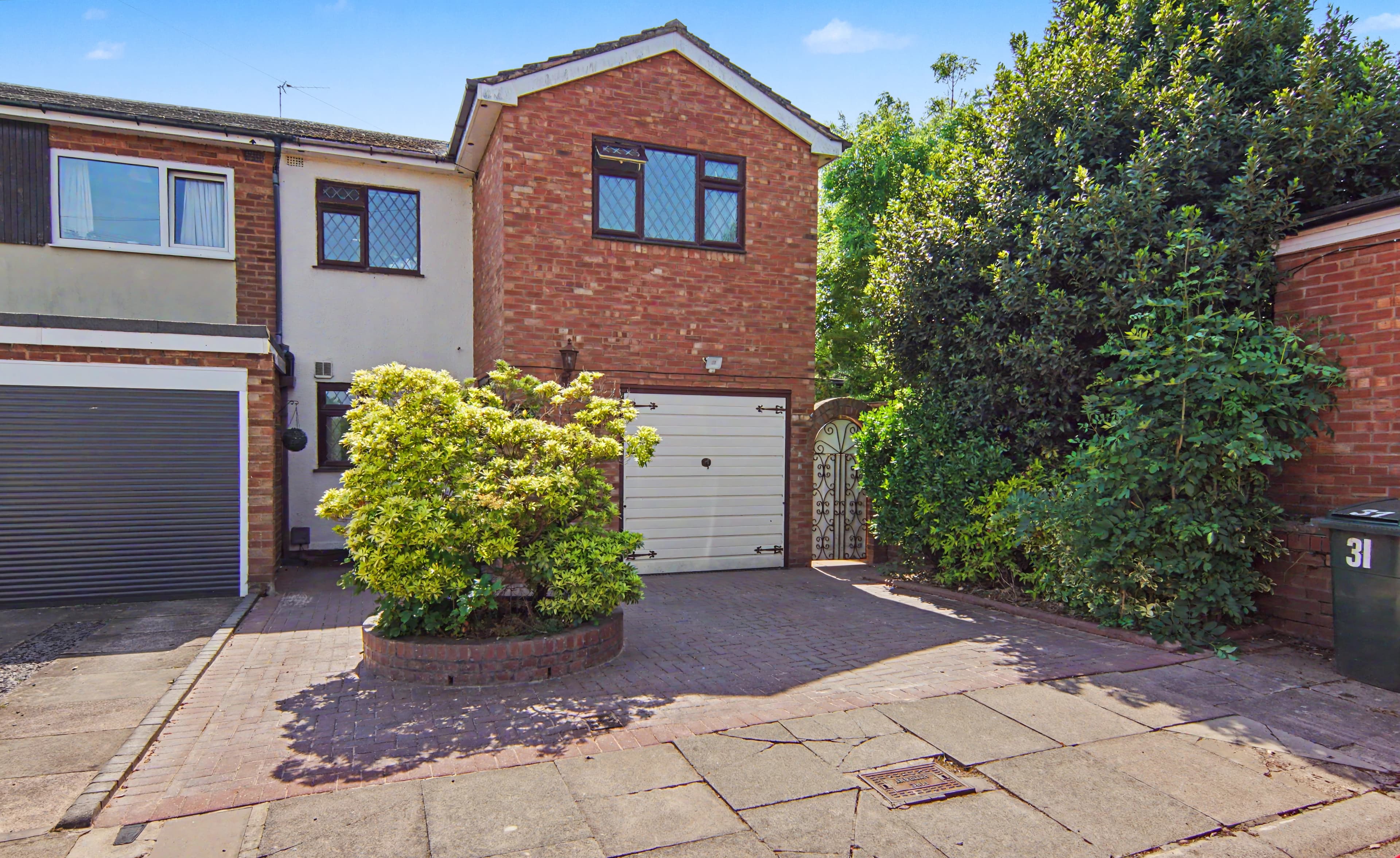 Staverton Close, Coventry, CV5 - photo 1 of 24