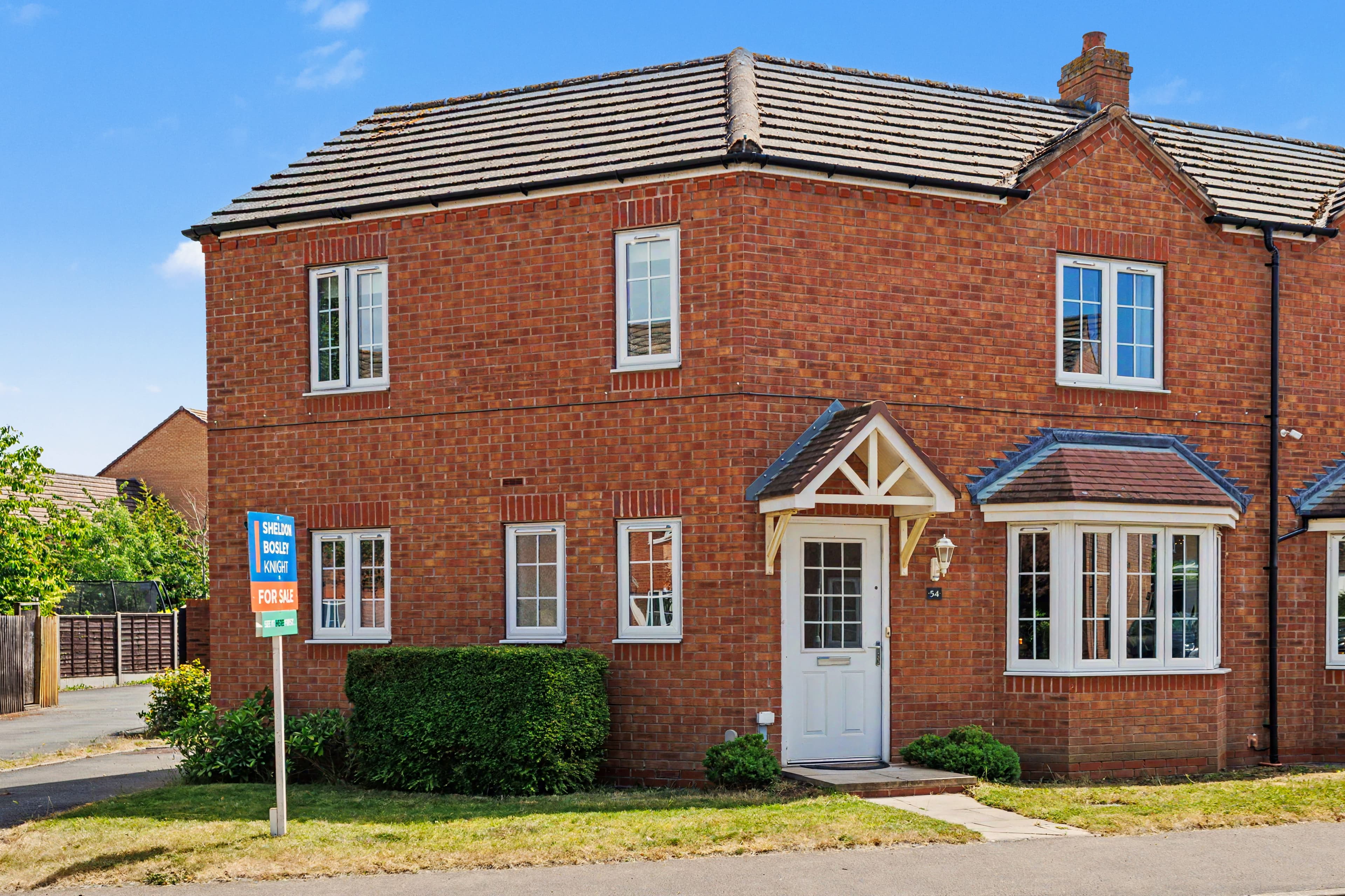 Cornflower Drive, Evesham, WR11 - photo 1 of 15
