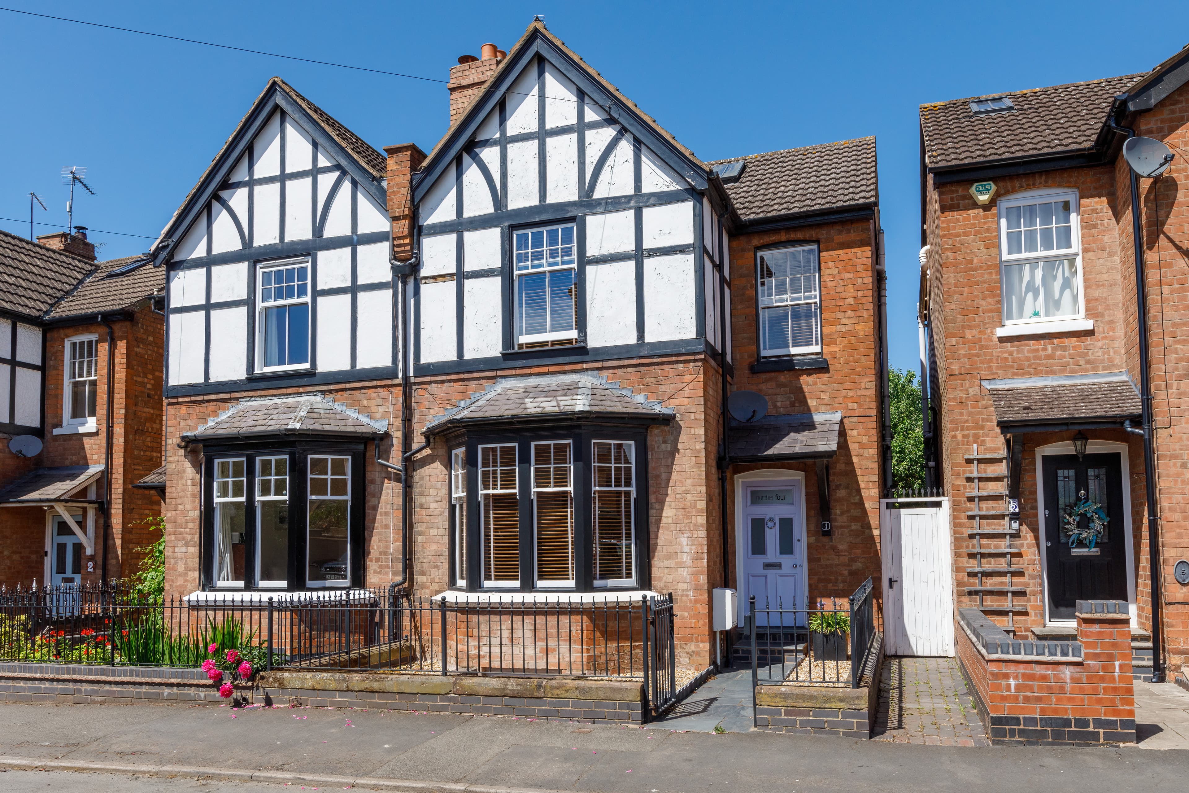 Wathen Road, Leamington Spa, CV32 - photo 1 of 35