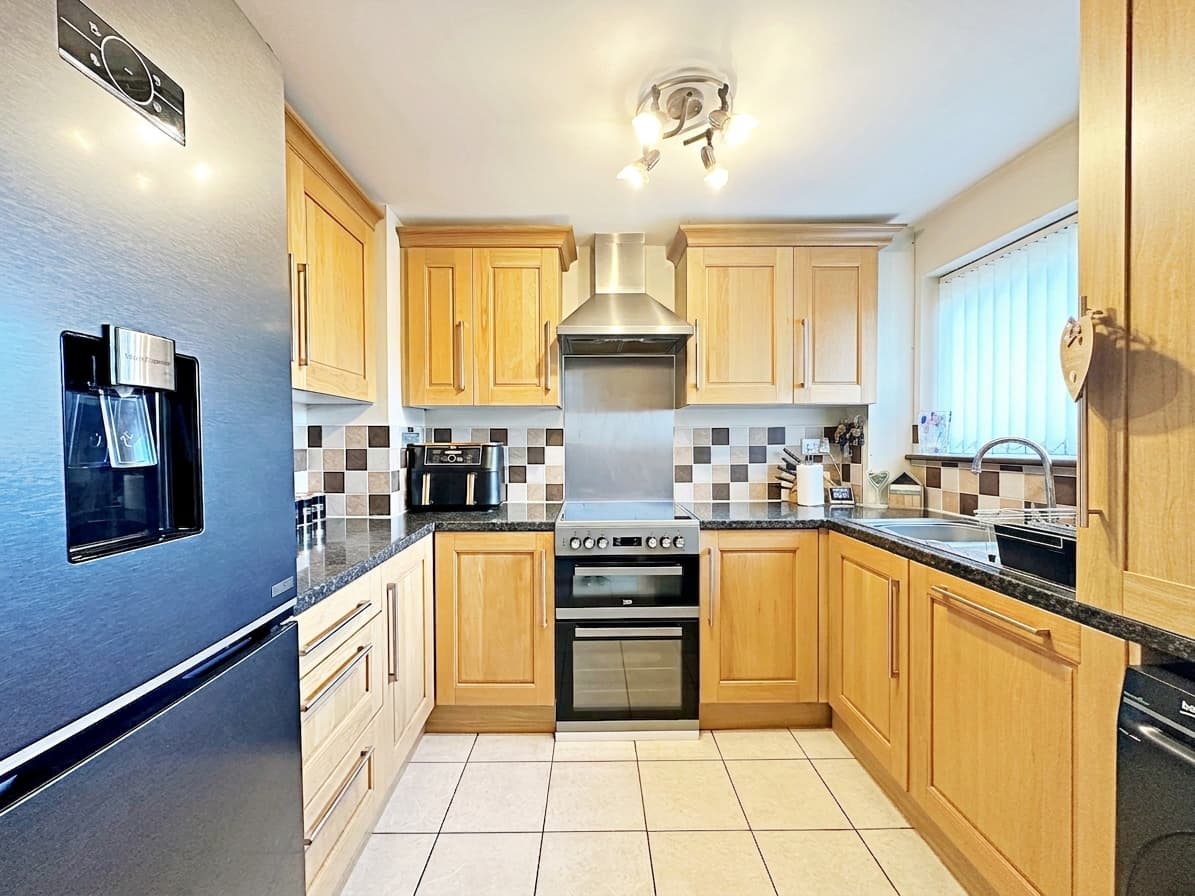 Beech Avenue, Drakes Broughton, Pershore, WR10 - photo 1 of 19