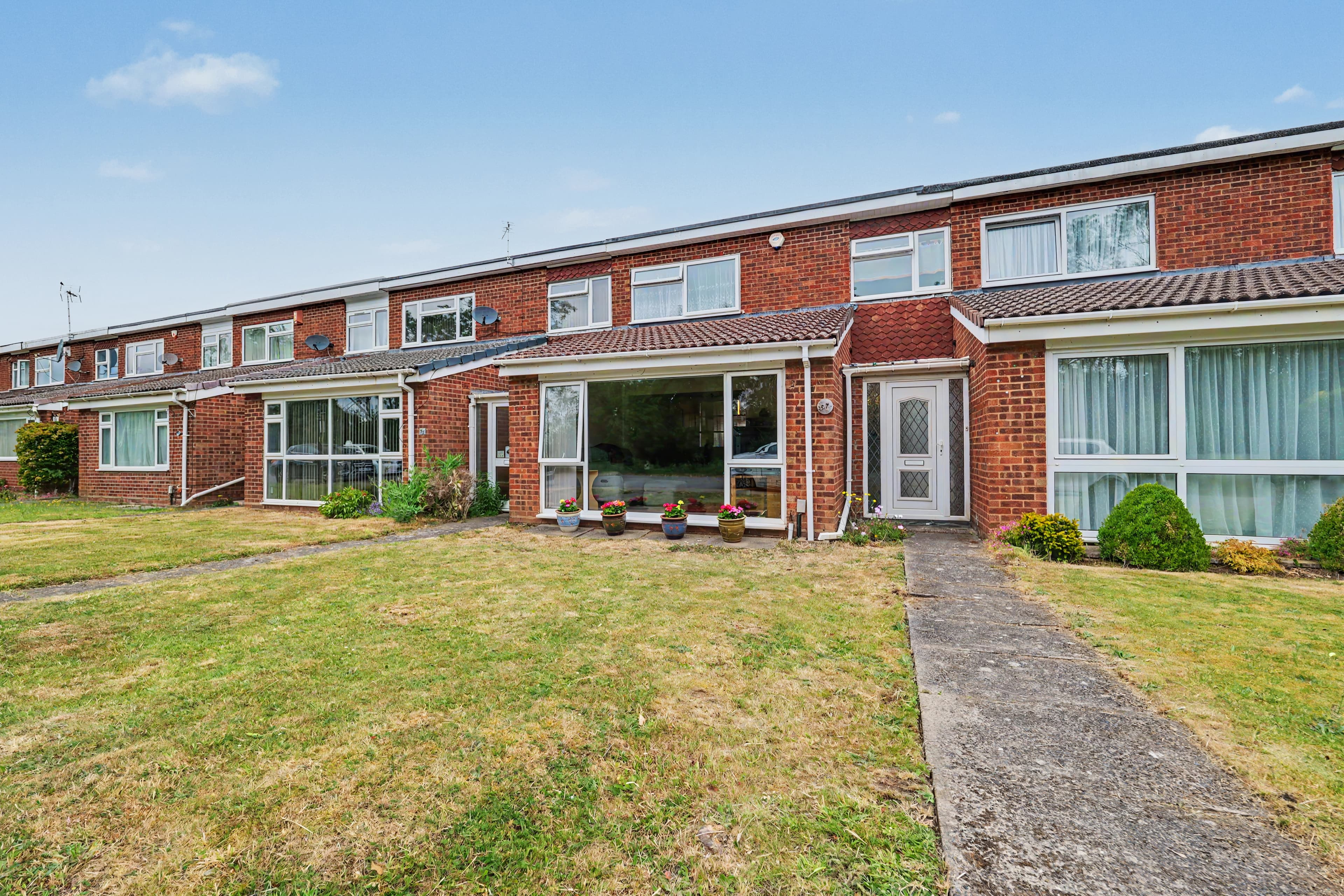 Farber Road, Coventry, CV2 - photo 1 of 19