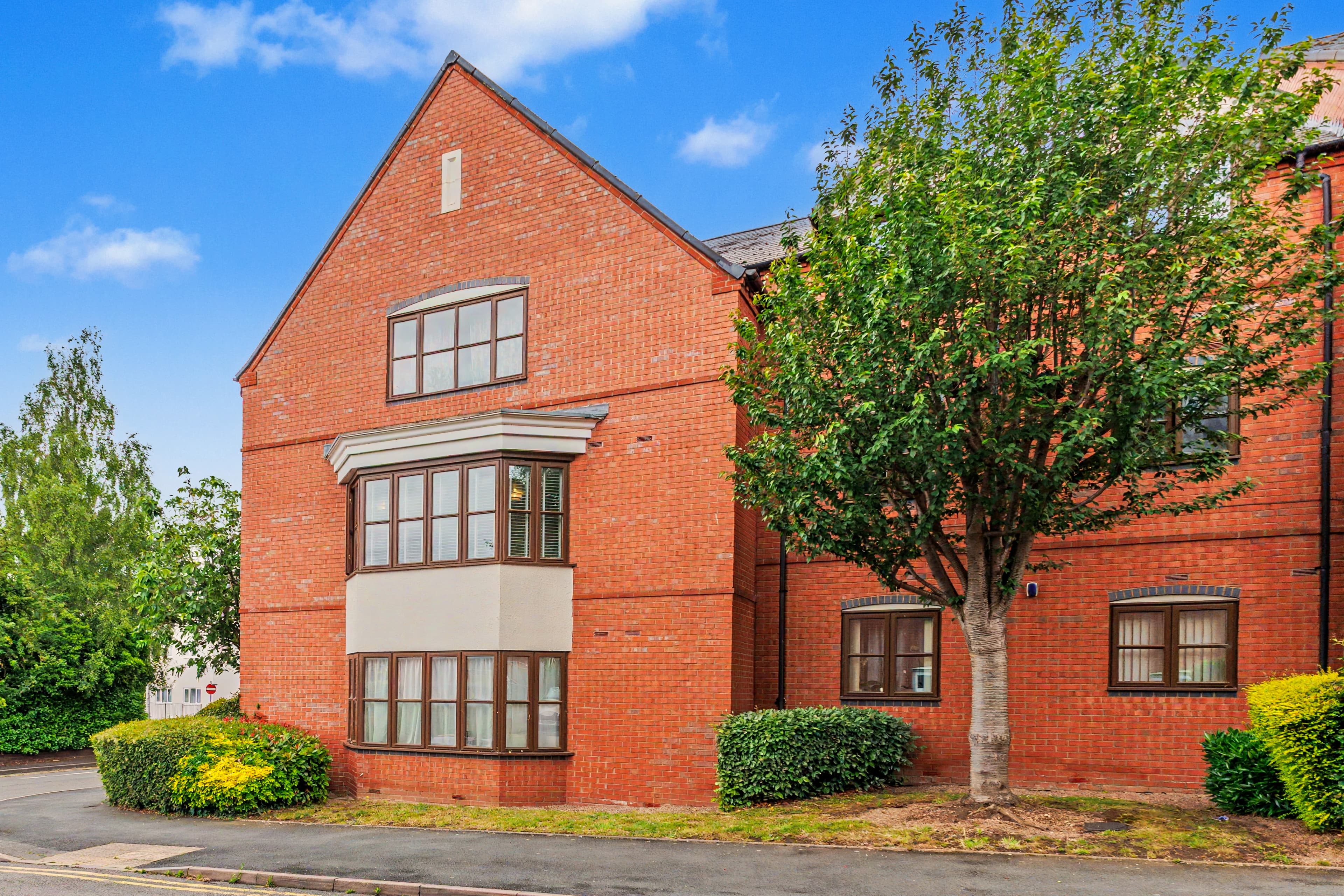 Swans Reach, Swan Lane, Evesham, WR11 - photo 1 of 15