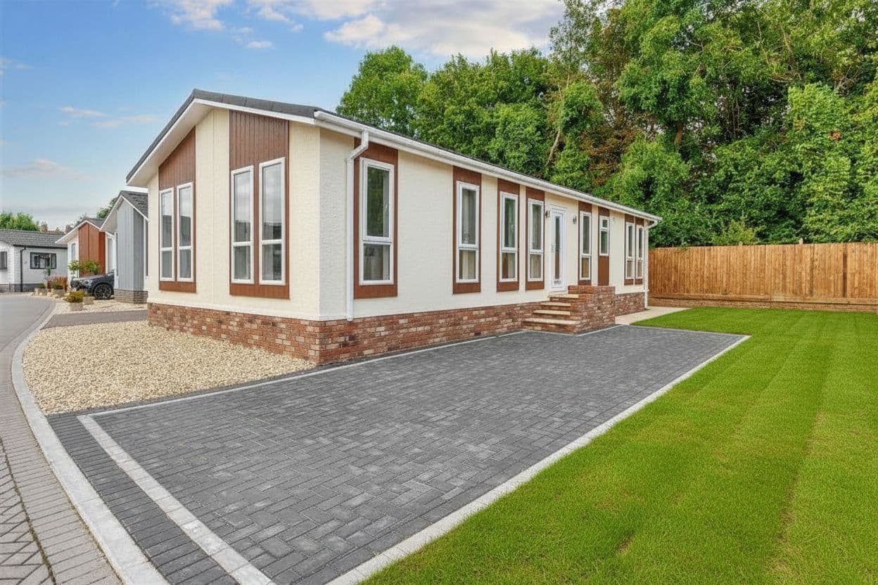 Willow Park, Station Road, Evesham, WR11 - photo 1 of 16