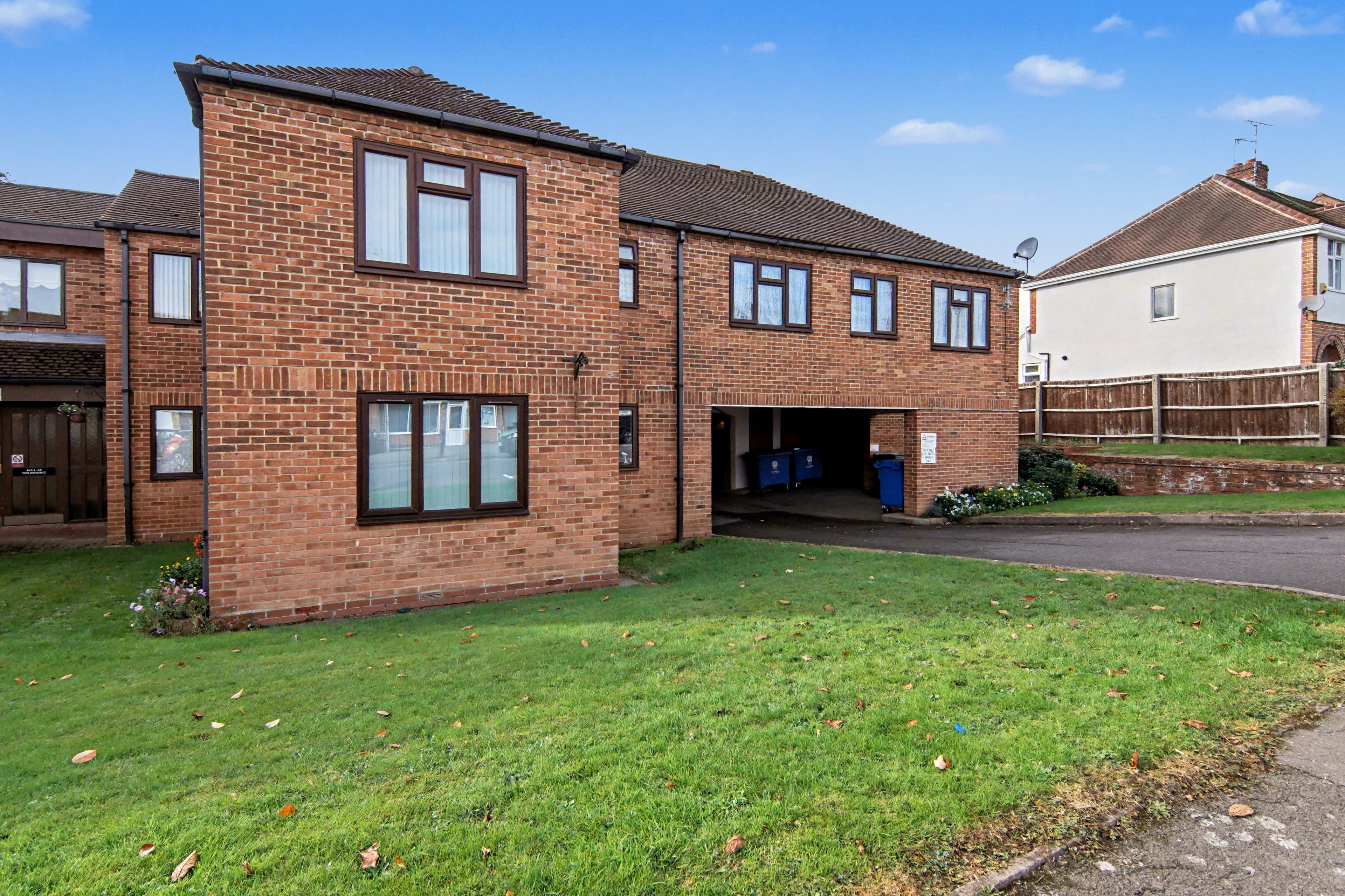 Brentwood Avenue, Coventry, CV3 - photo 1 of 14