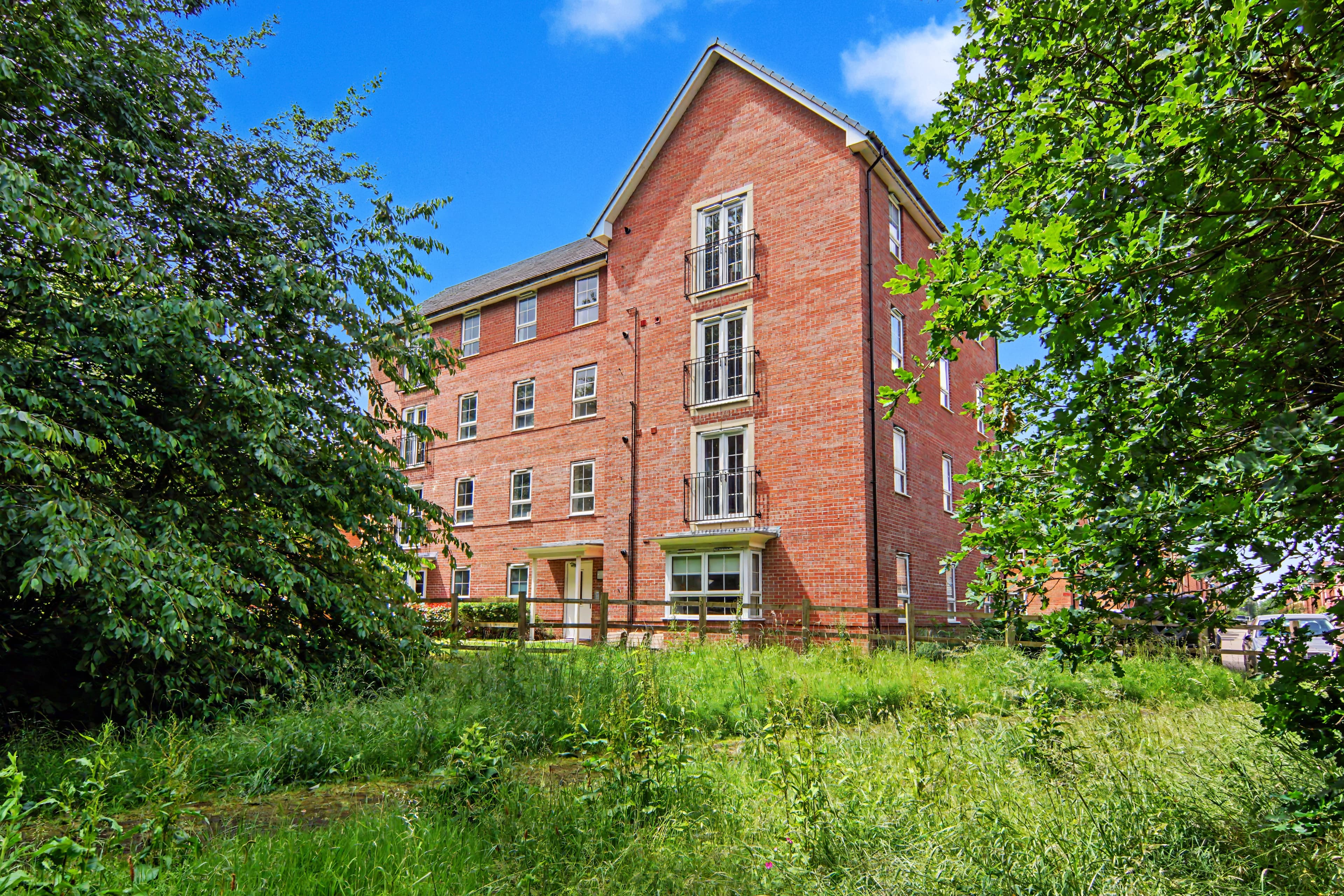 Mistle Court, Coventry, CV4 - photo 1 of 16