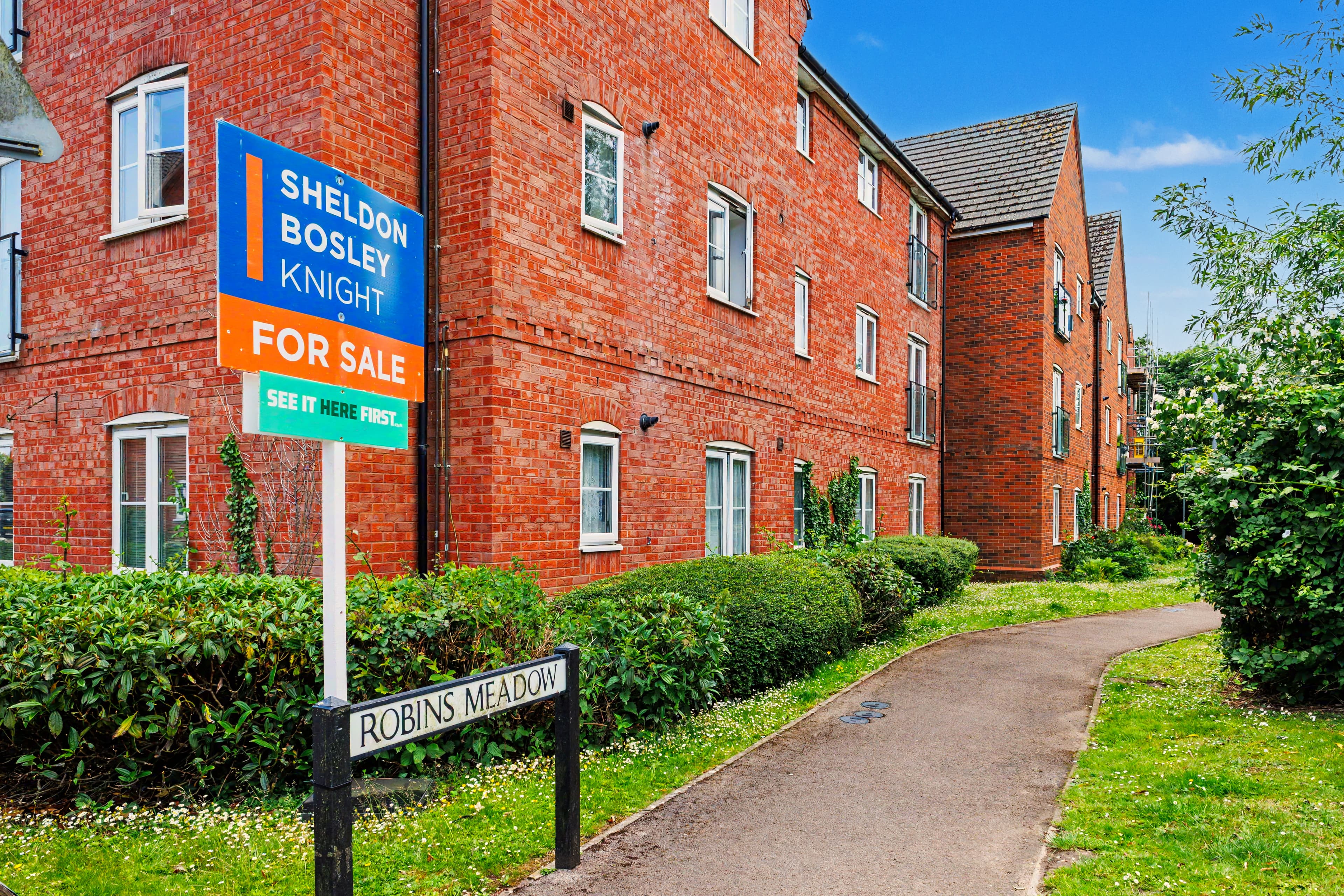 Robins Meadow, Evesham, WR11 - photo 1 of 13
