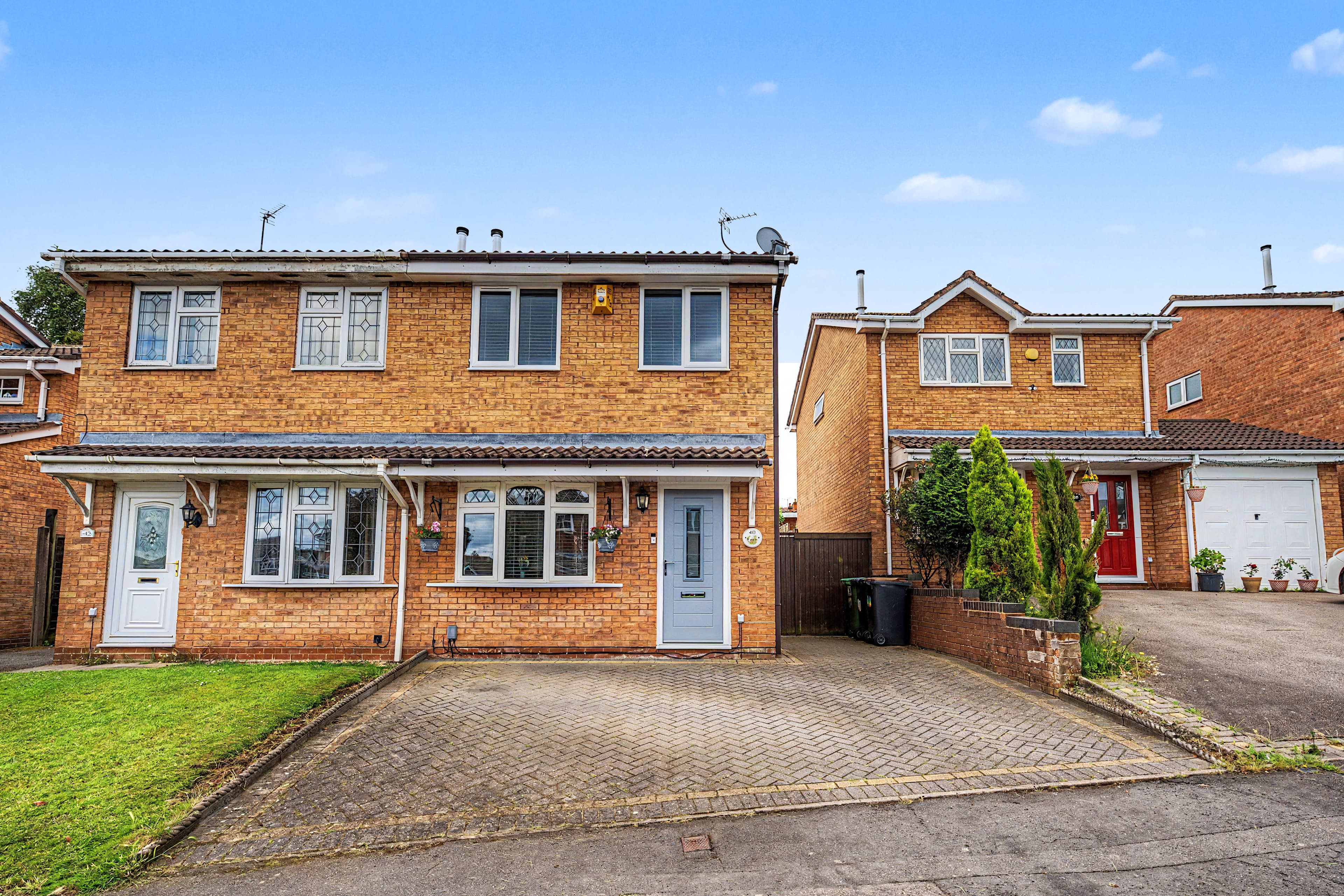 Cambridge Drive, Nuneaton, CV10 - photo 1 of 19