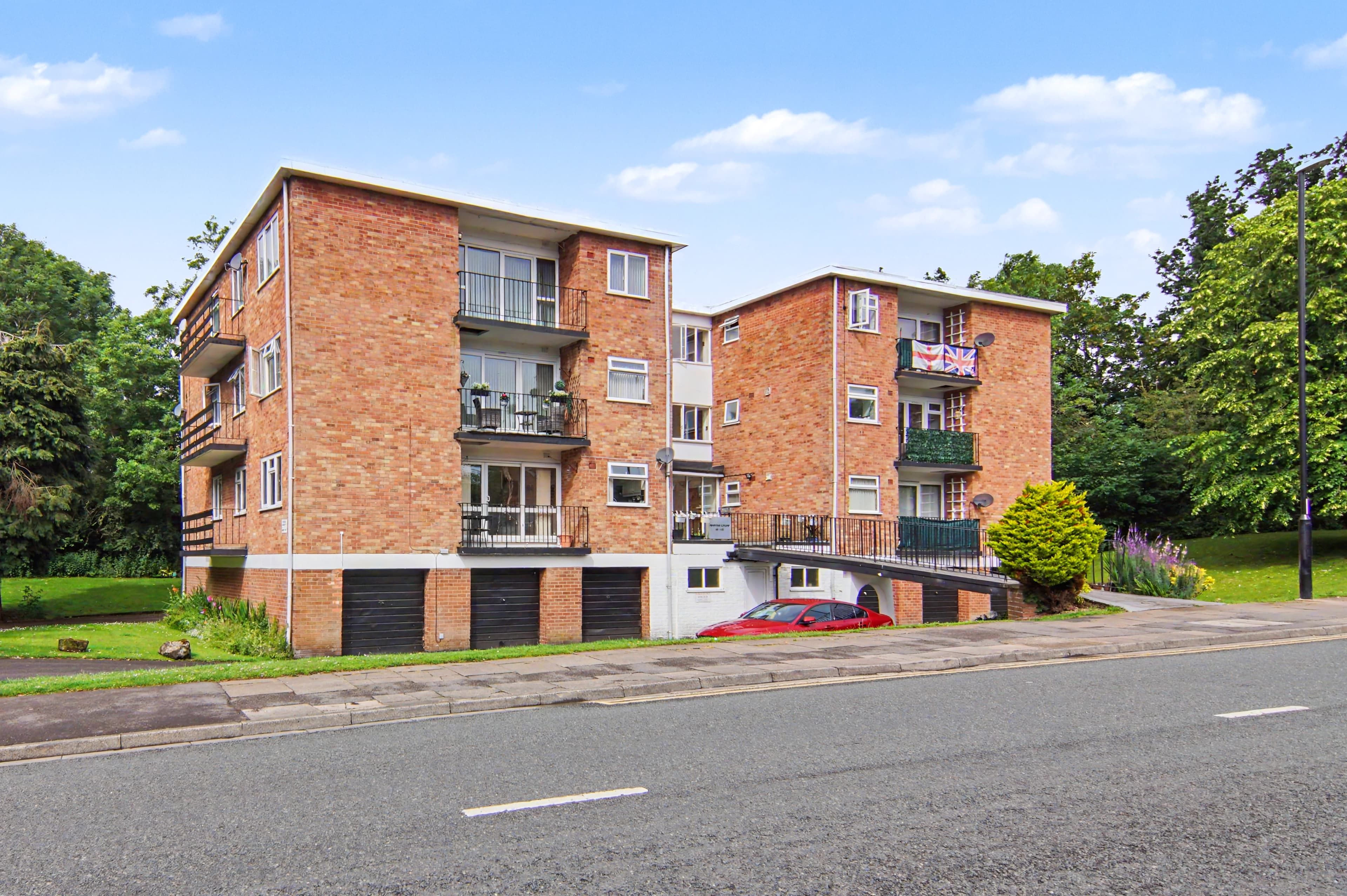 99 Minster Court, Alderminster Road, Coventry, CV5 - photo 1 of 18