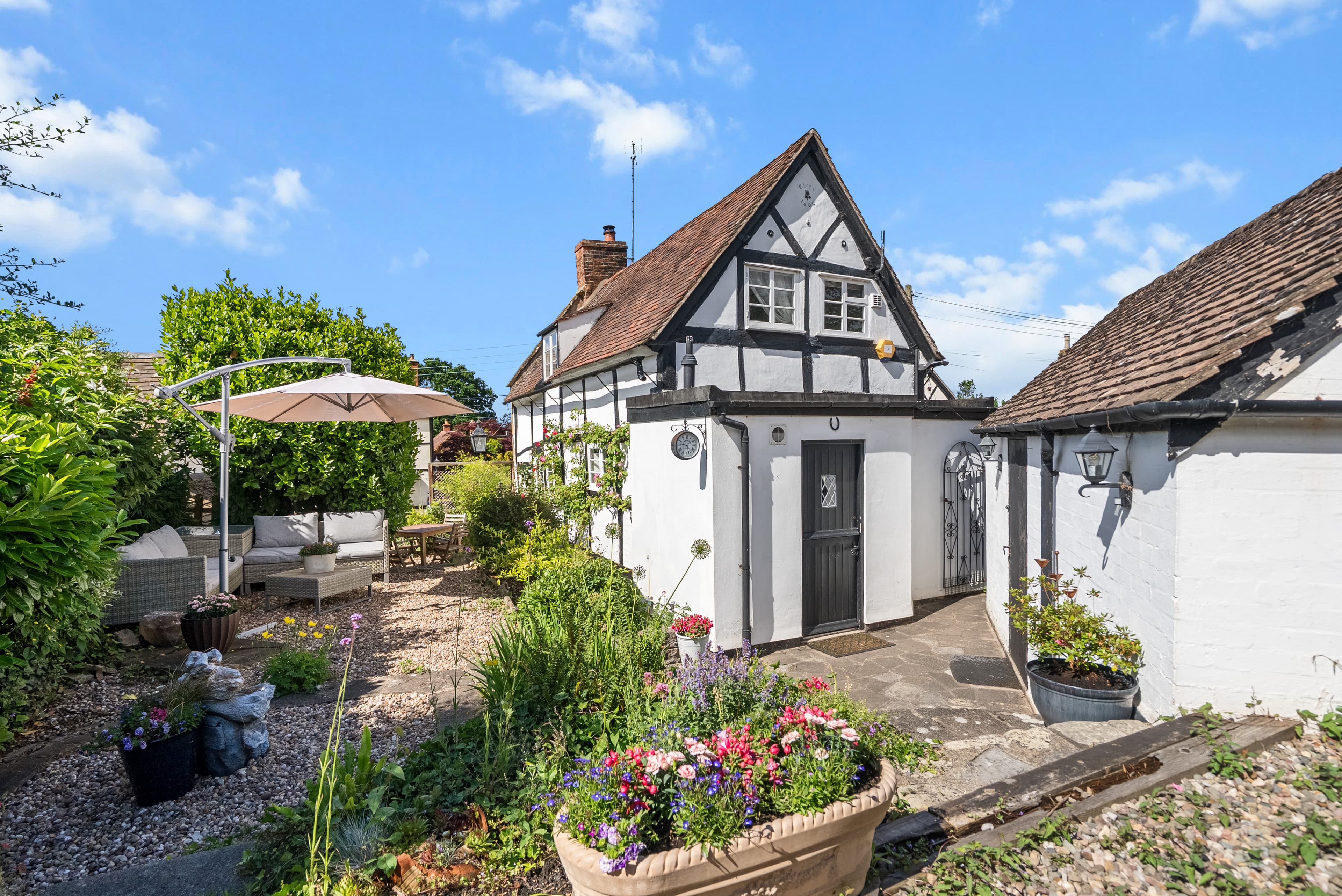 Elm Cottage, Kennel Bank, Cropthorne, Pershore, WR10 - photo 1 of 22