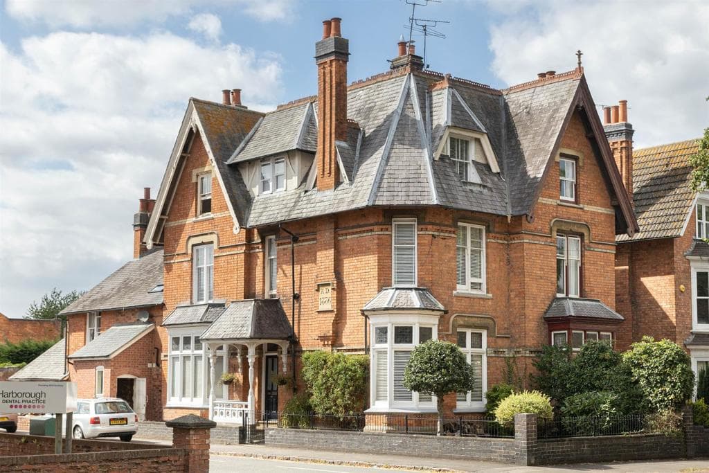 Northampton Road, Market Harborough, LE16 - photo 1 of 37