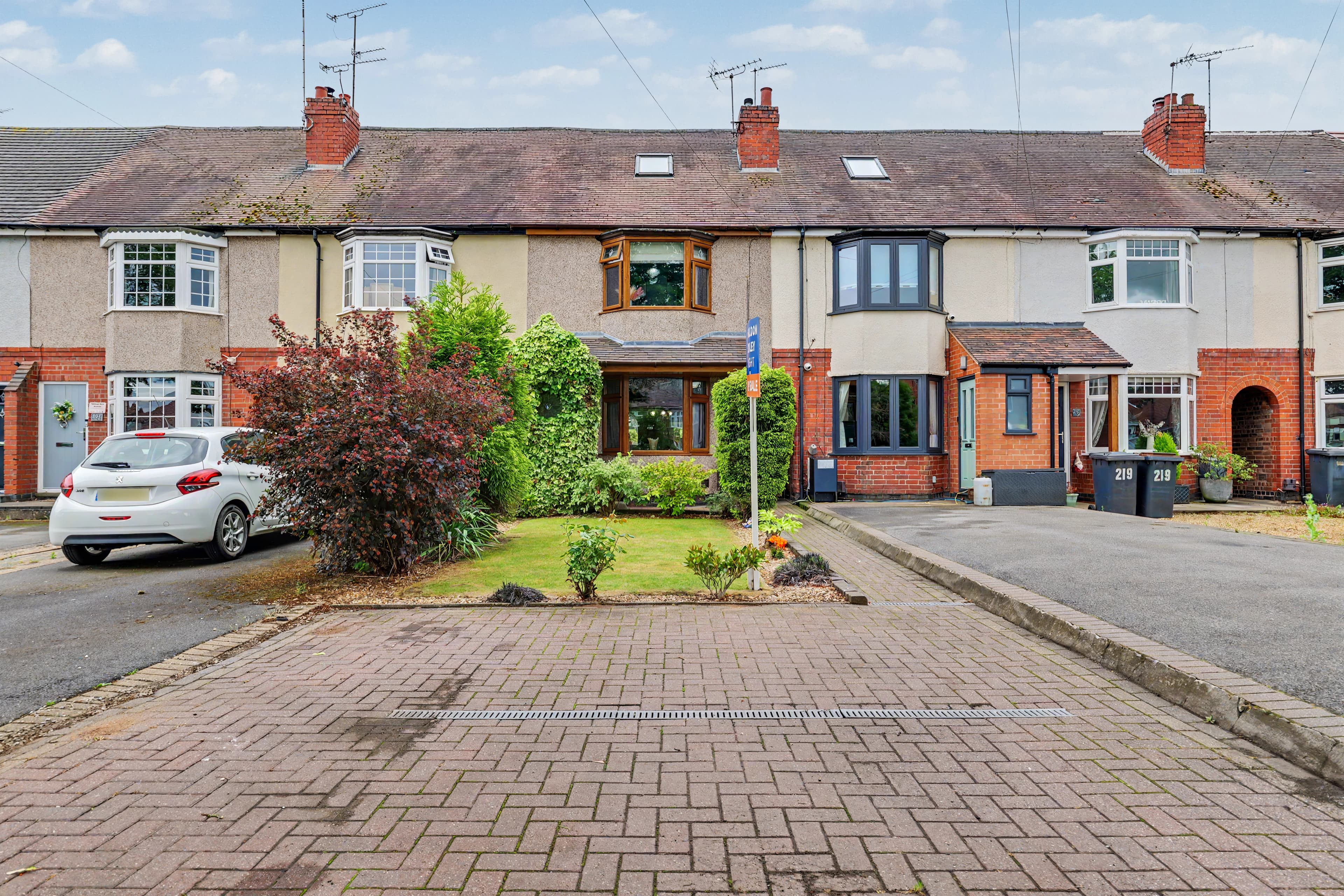 Camp Hill Road, Nuneaton, CV10 - photo 1 of 30