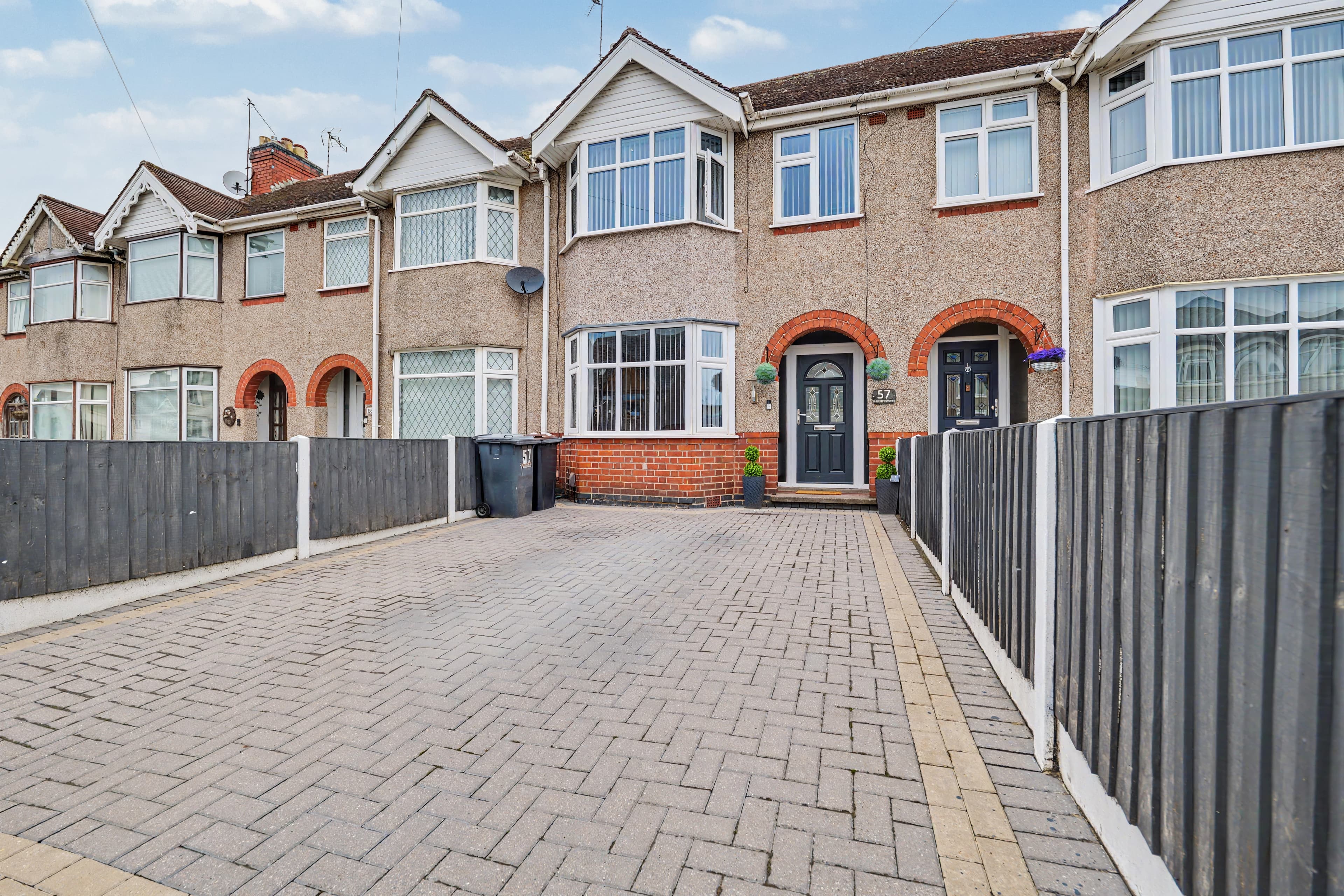 Margaret Avenue, Bedworth, CV12 - photo 1 of 20
