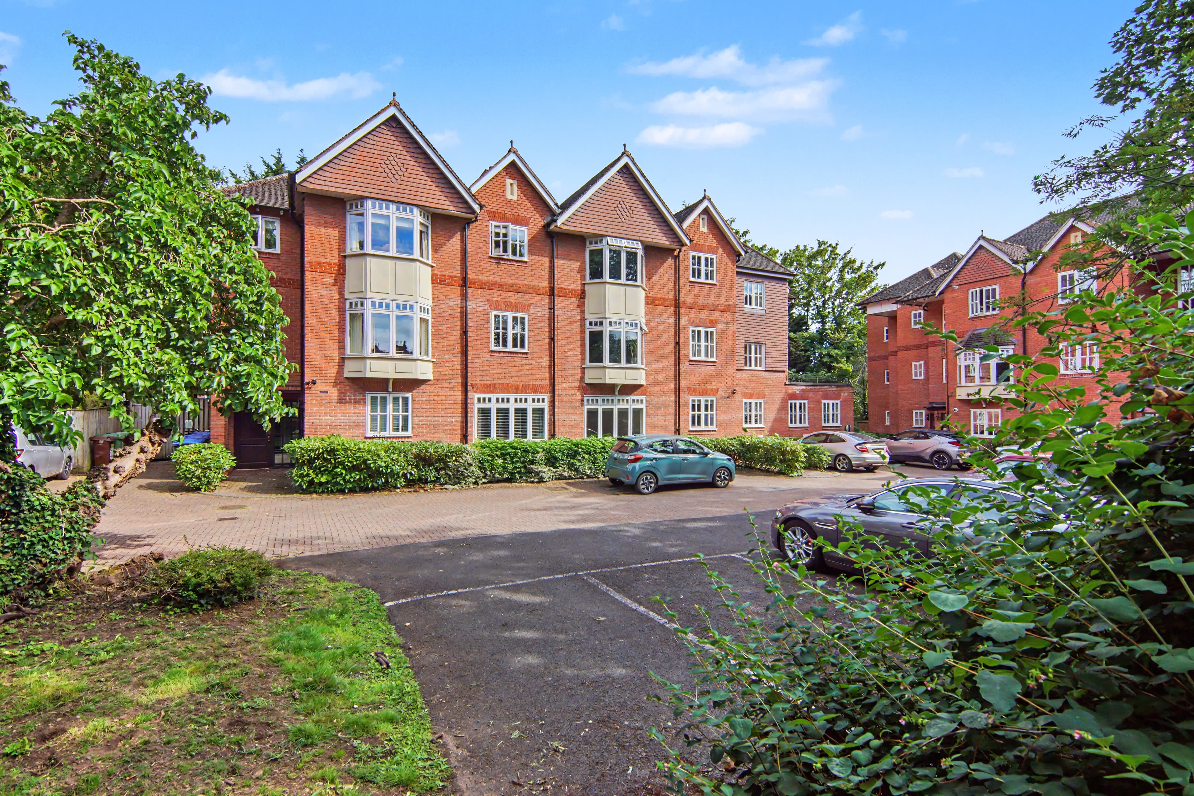 Mulberry Court, Kenilworth, CV8 - photo 1 of 17