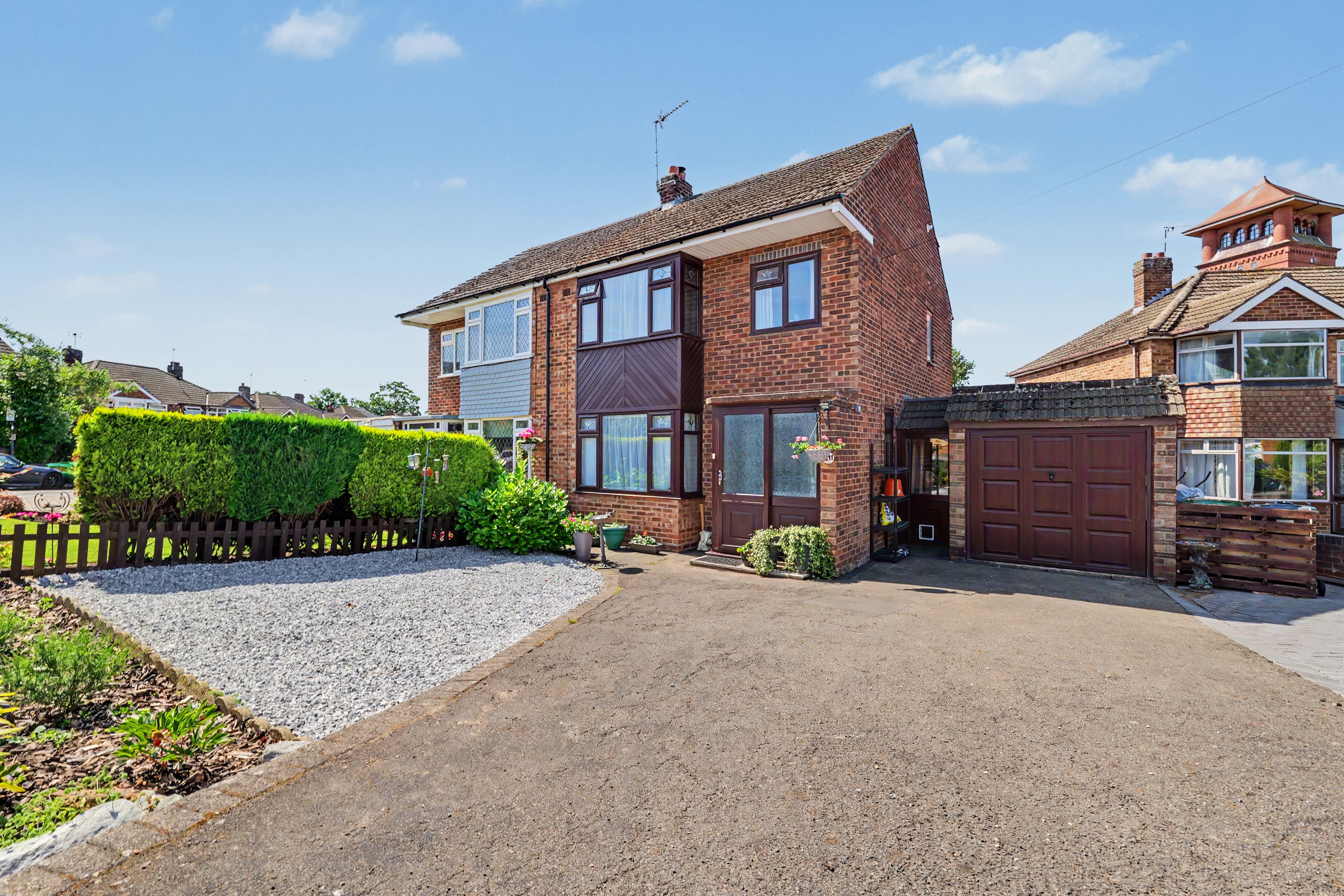 Tower Road, Bedworth, CV12 - photo 1 of 21