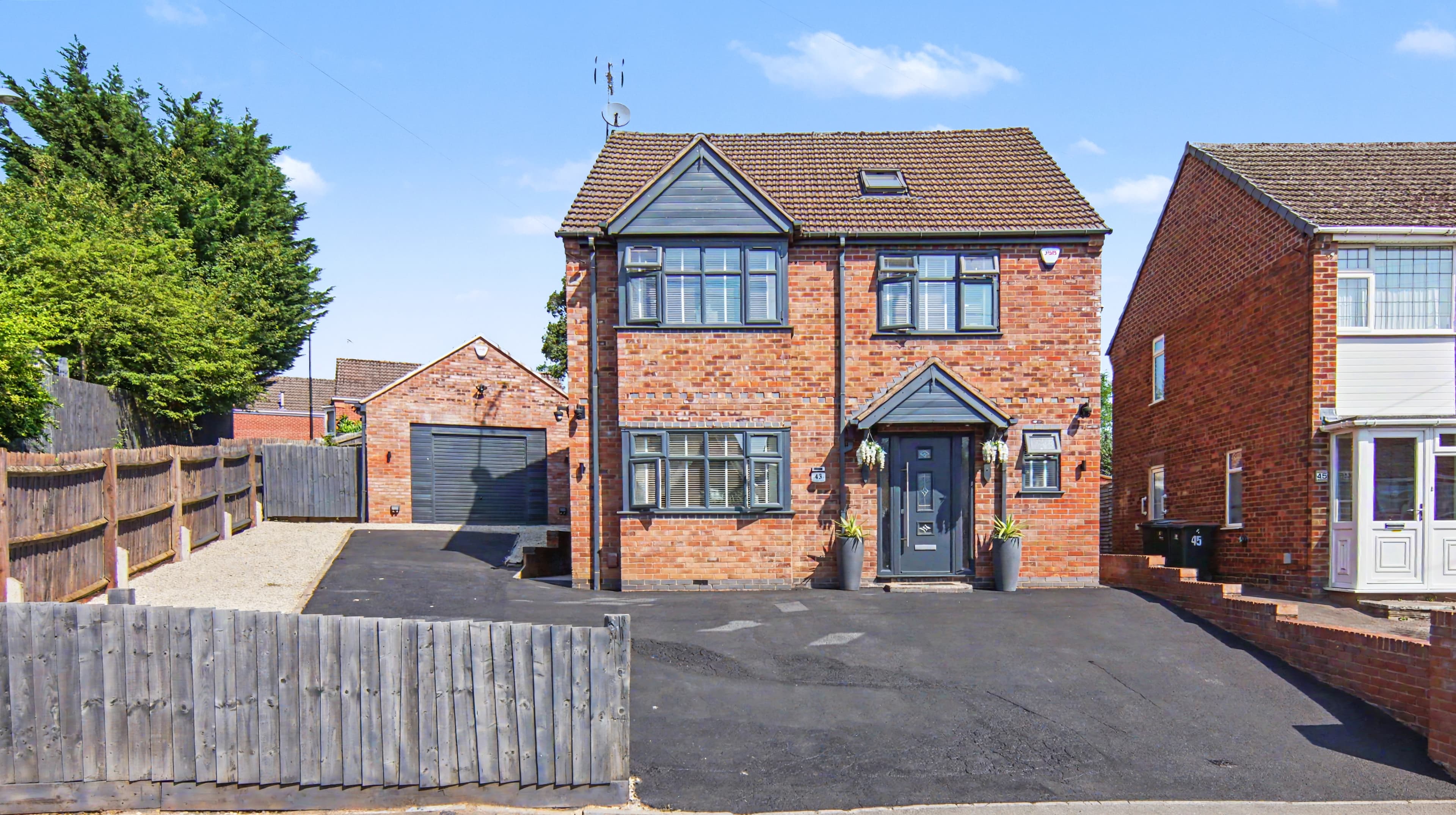 Ettington Road, Coventry, CV5 - photo 1 of 41