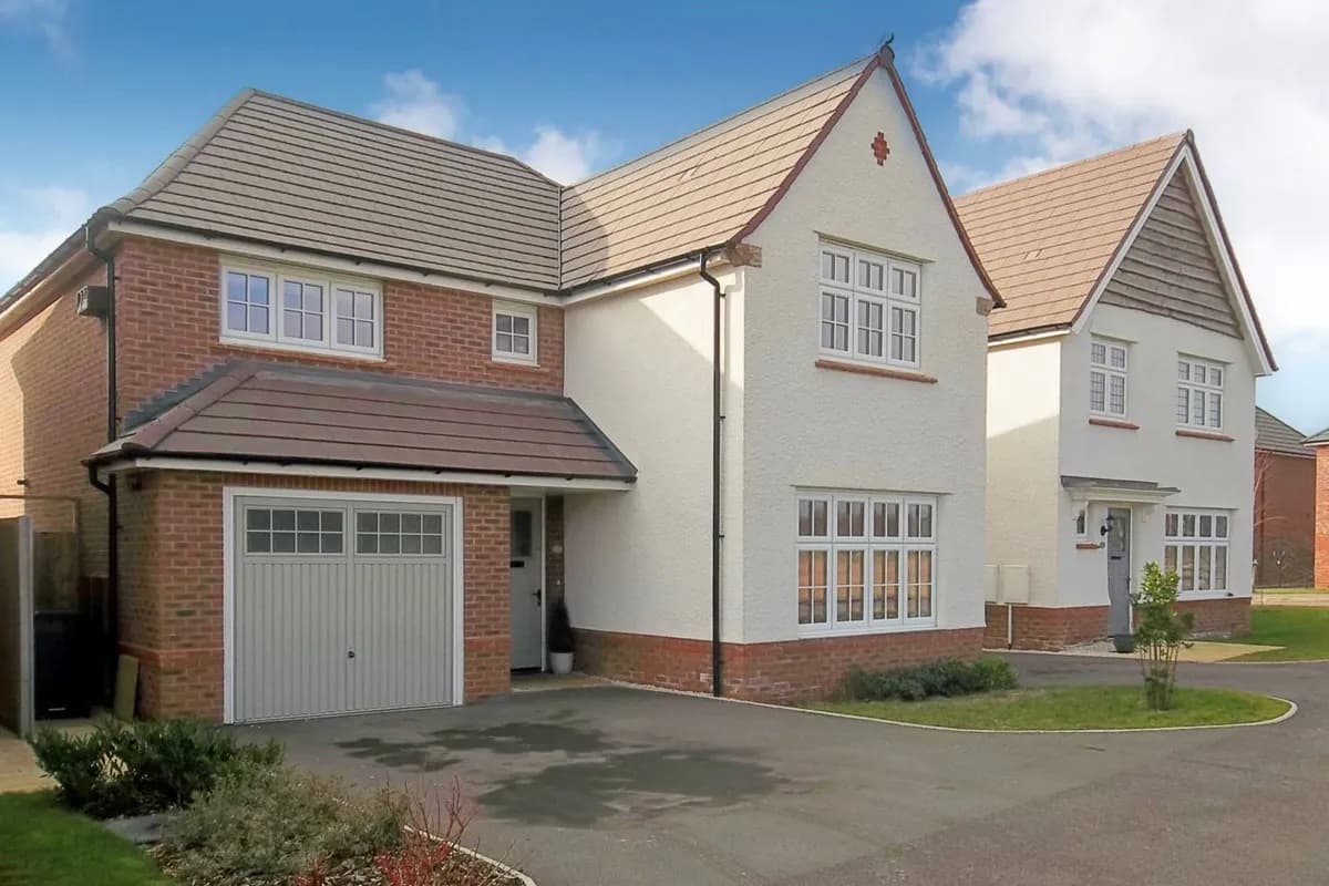 Augustus Close, Nuneaton, CV11 - photo 1 of 16