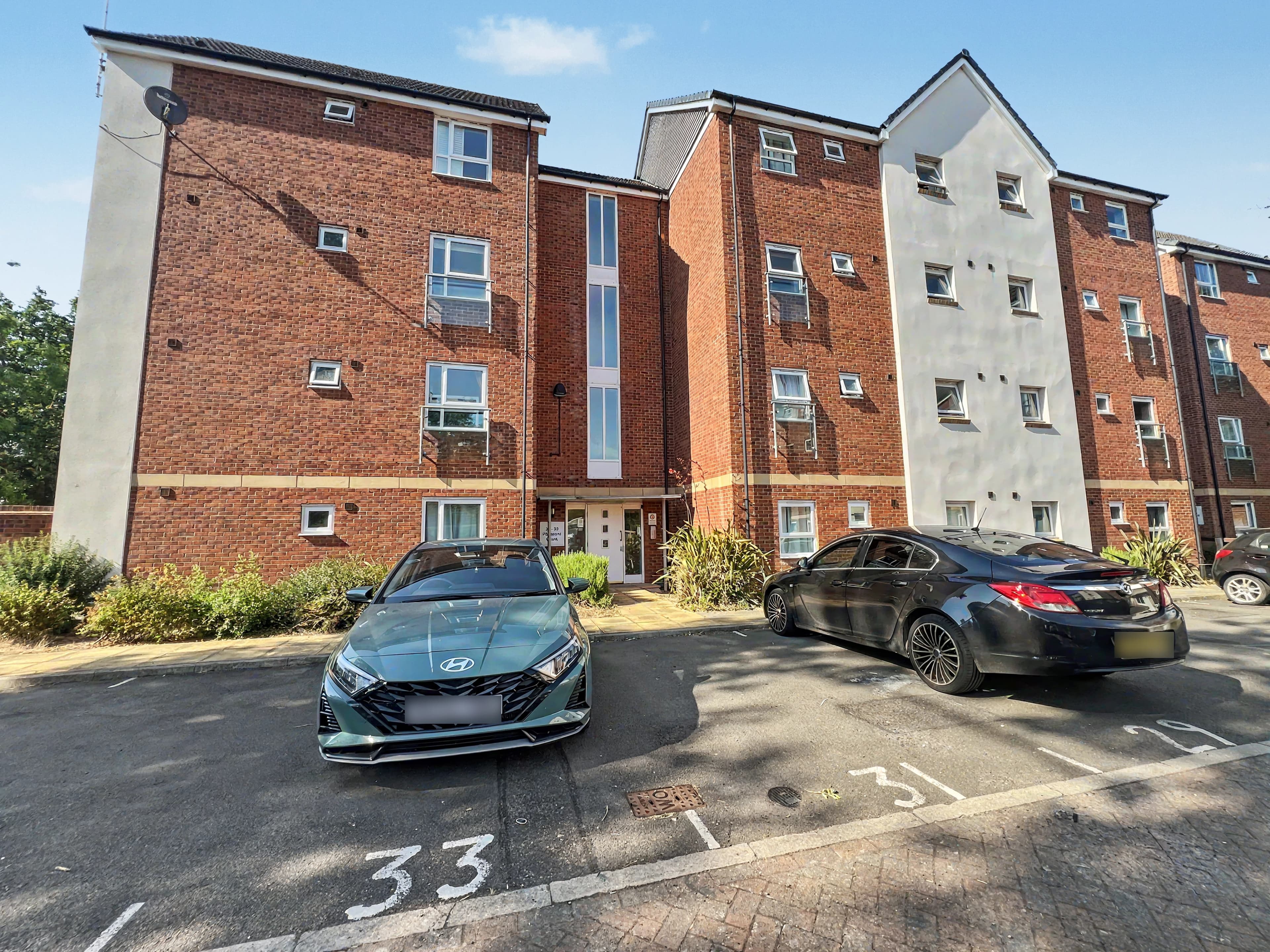 Philmont Court, Coventry, CV4 - photo 1 of 13