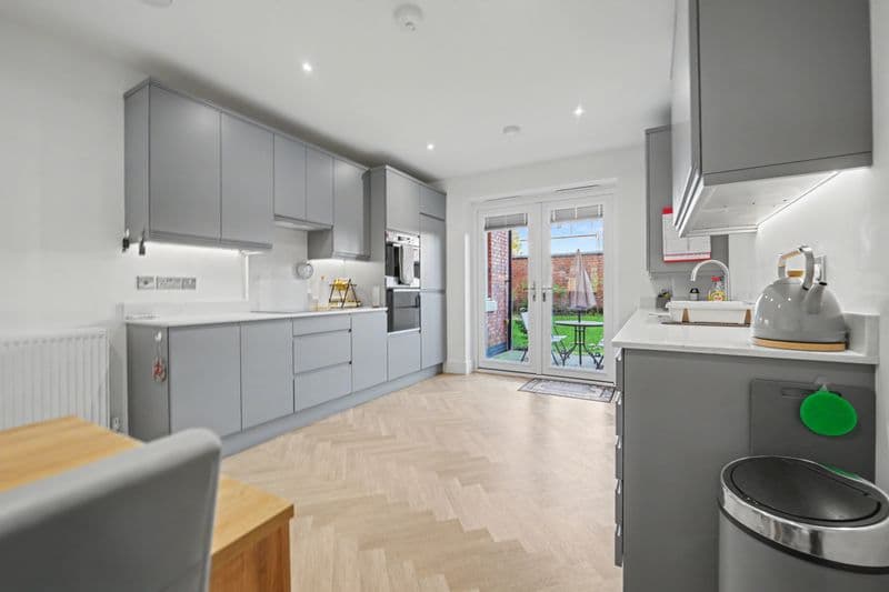 Rodborough House, Warwick Road, Coventry, CV3 - photo 1 of 16