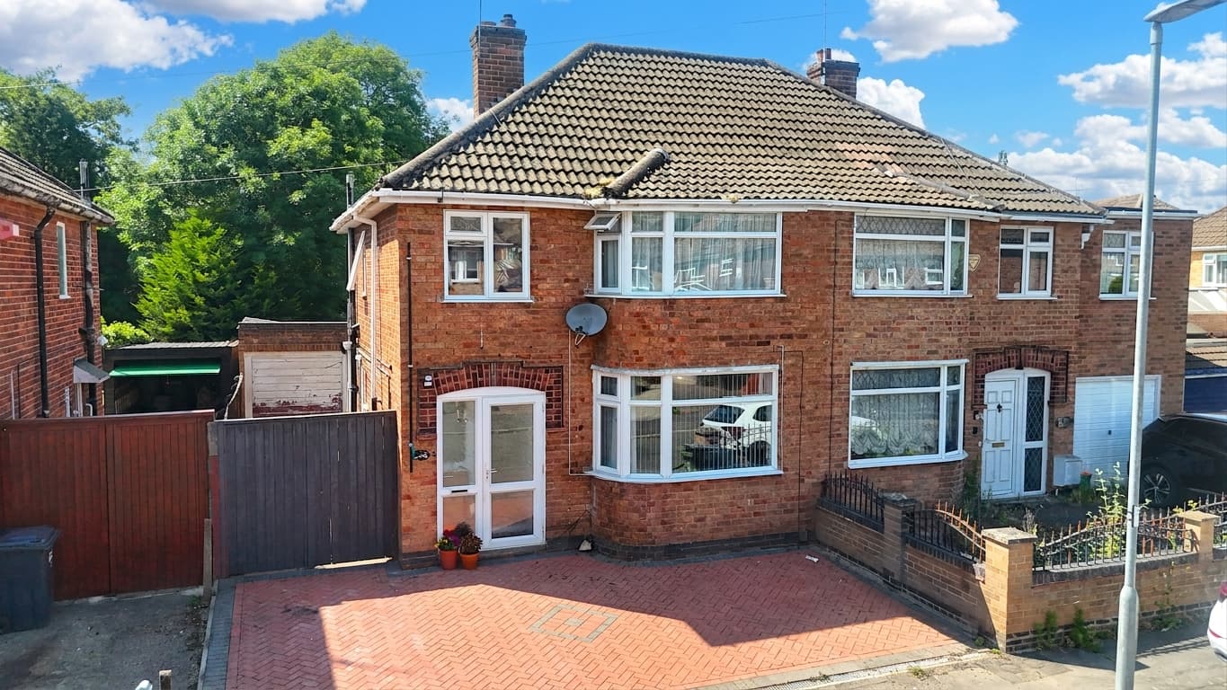 Staplehurst Avenue, Leicester, LE3 - photo 1 of 10