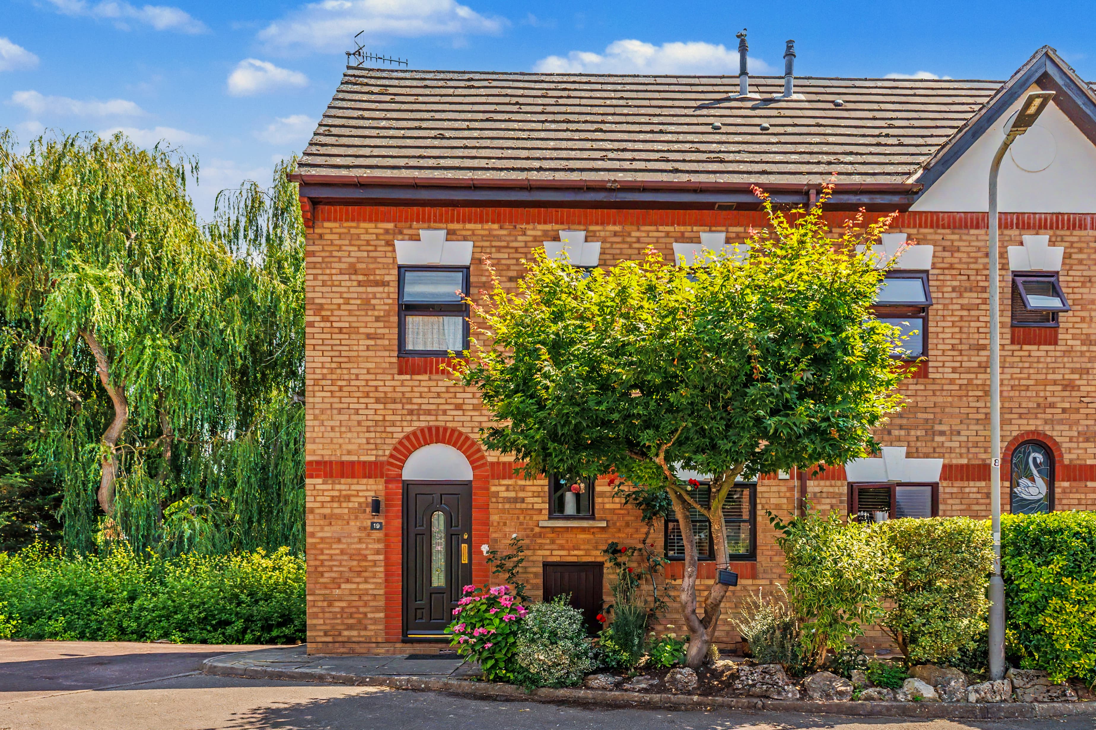 Saffron Walk, Stratford-Upon-Avon, CV37 - photo 1 of 36