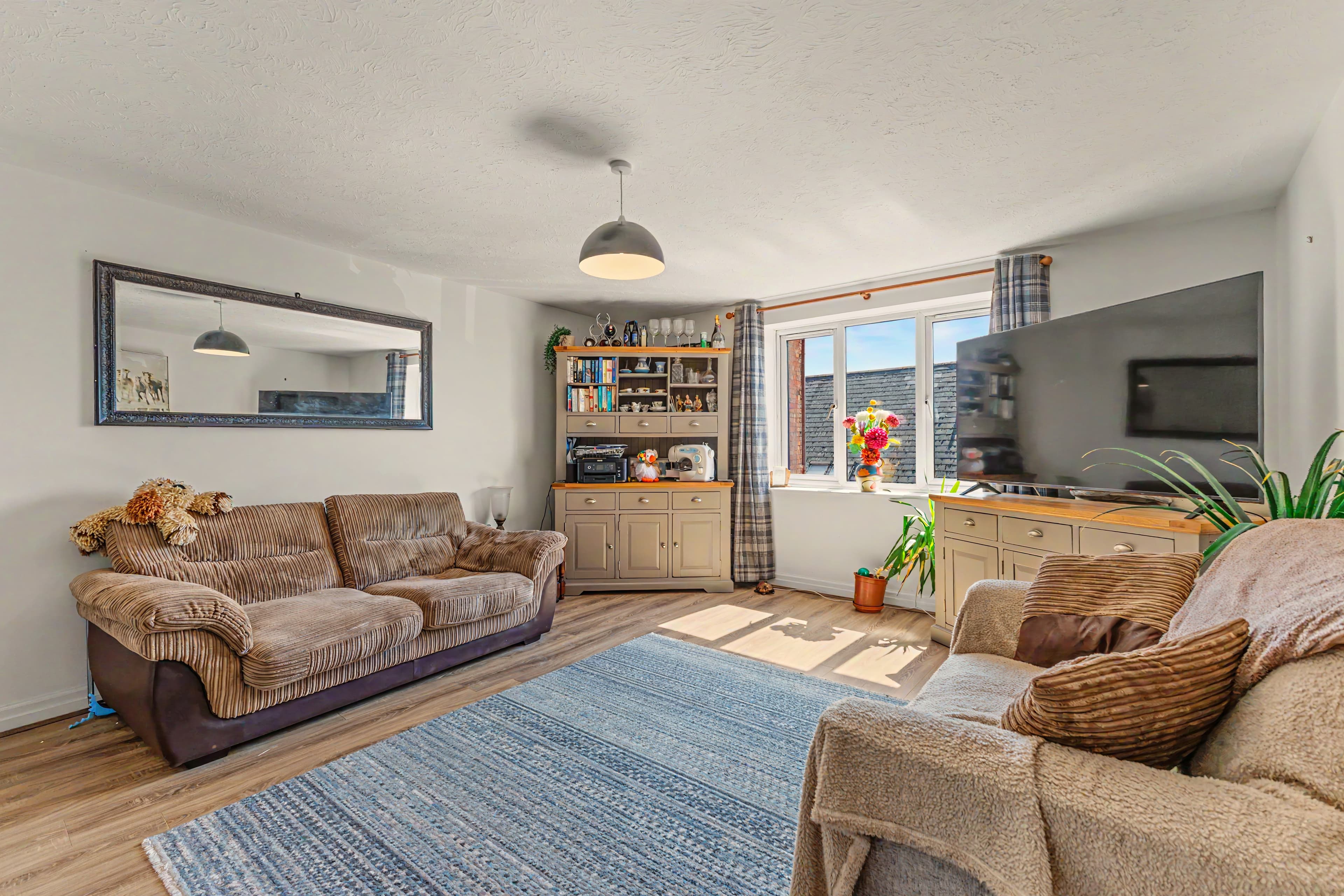 Maltings Court, Brewery Street, Stratford-Upon-Avon, CV37 - photo 1 of 20