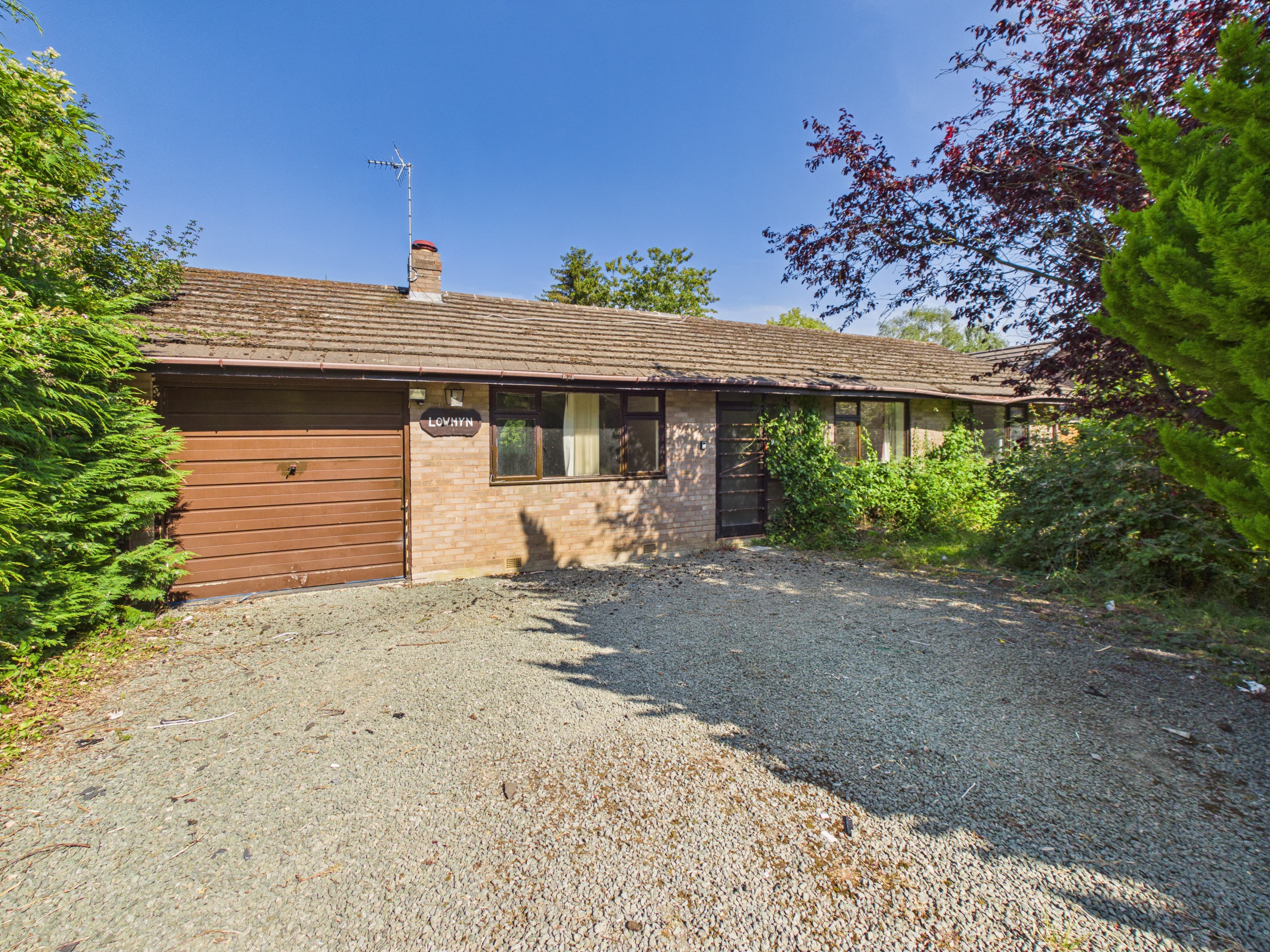 Lowmyn, Low Road, Church Lench, Evesham, WR11 - photo 1 of 15