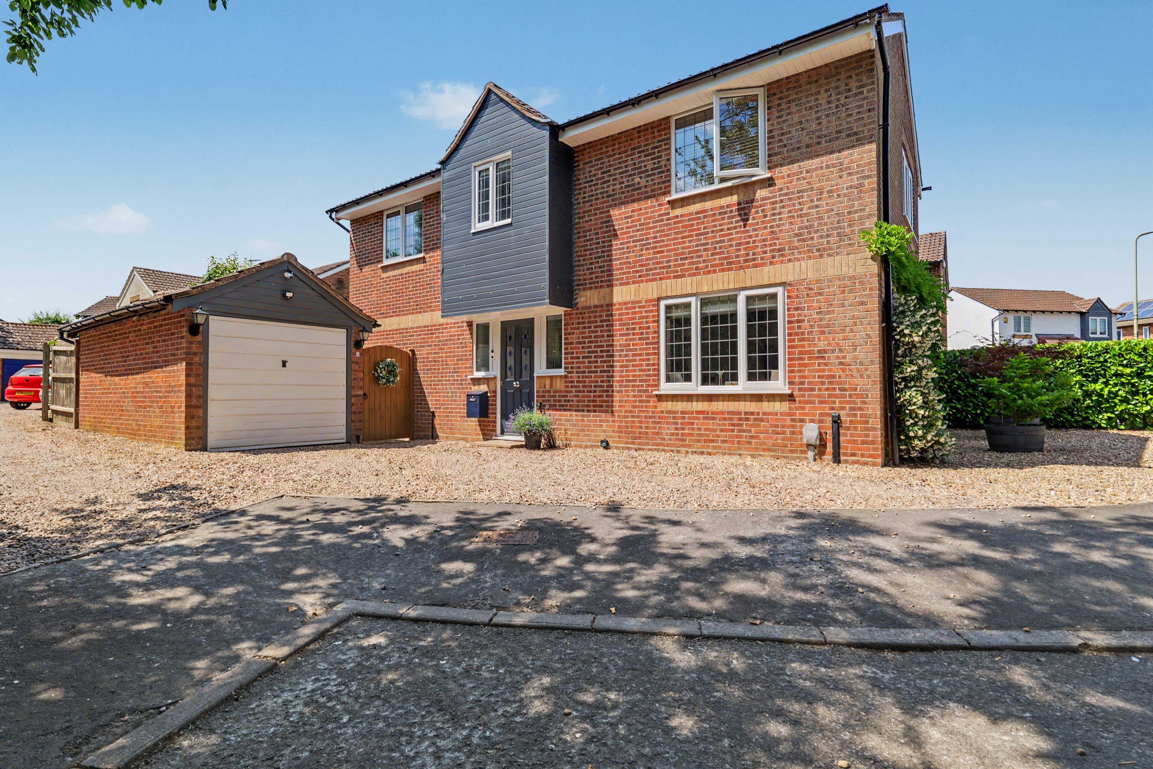 Hensman Close, Fleckney, Leicester, LE8 - photo 1 of 23