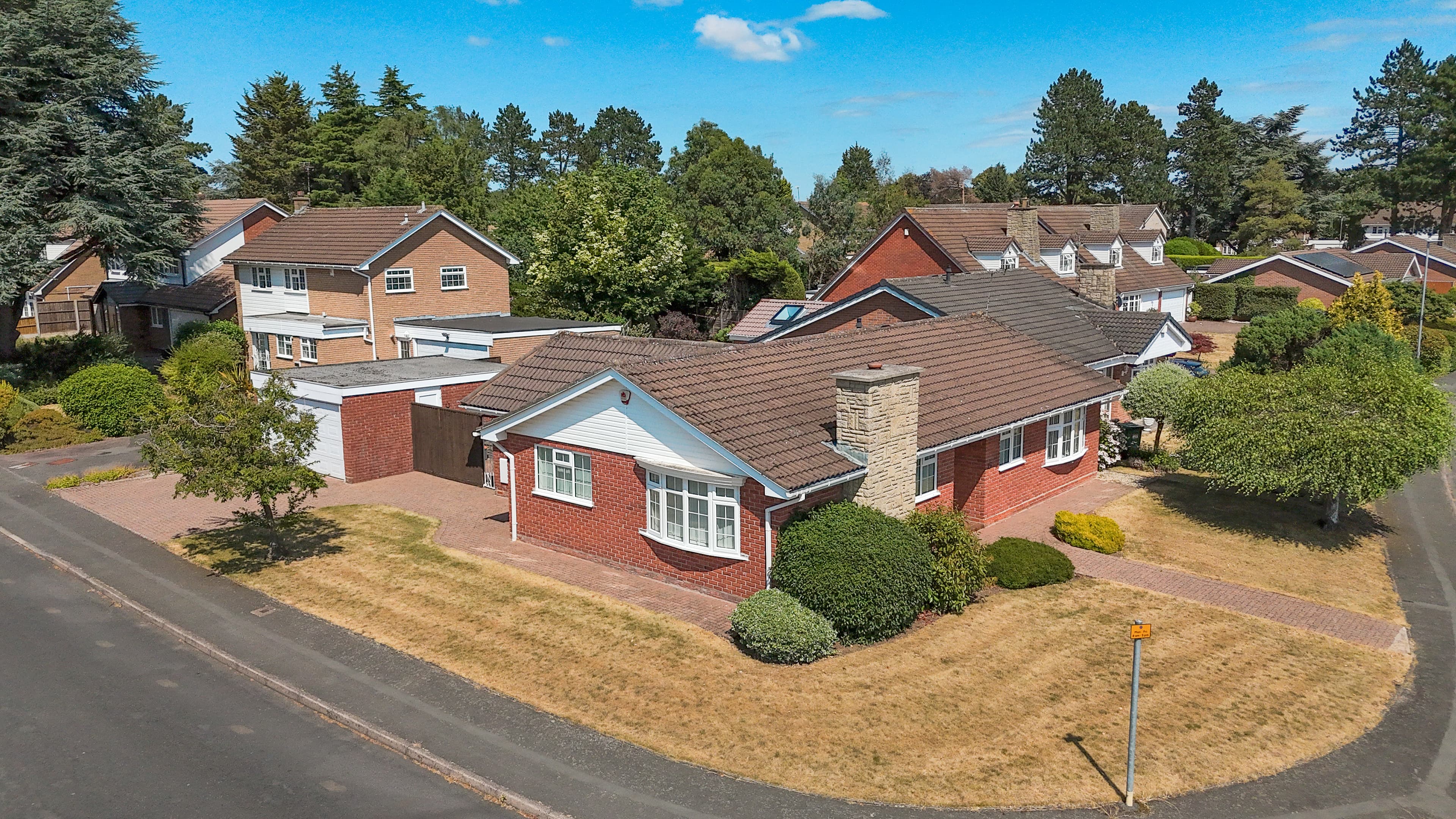 The Yews, Oadby, Leicester, LE2 - photo 1 of 26