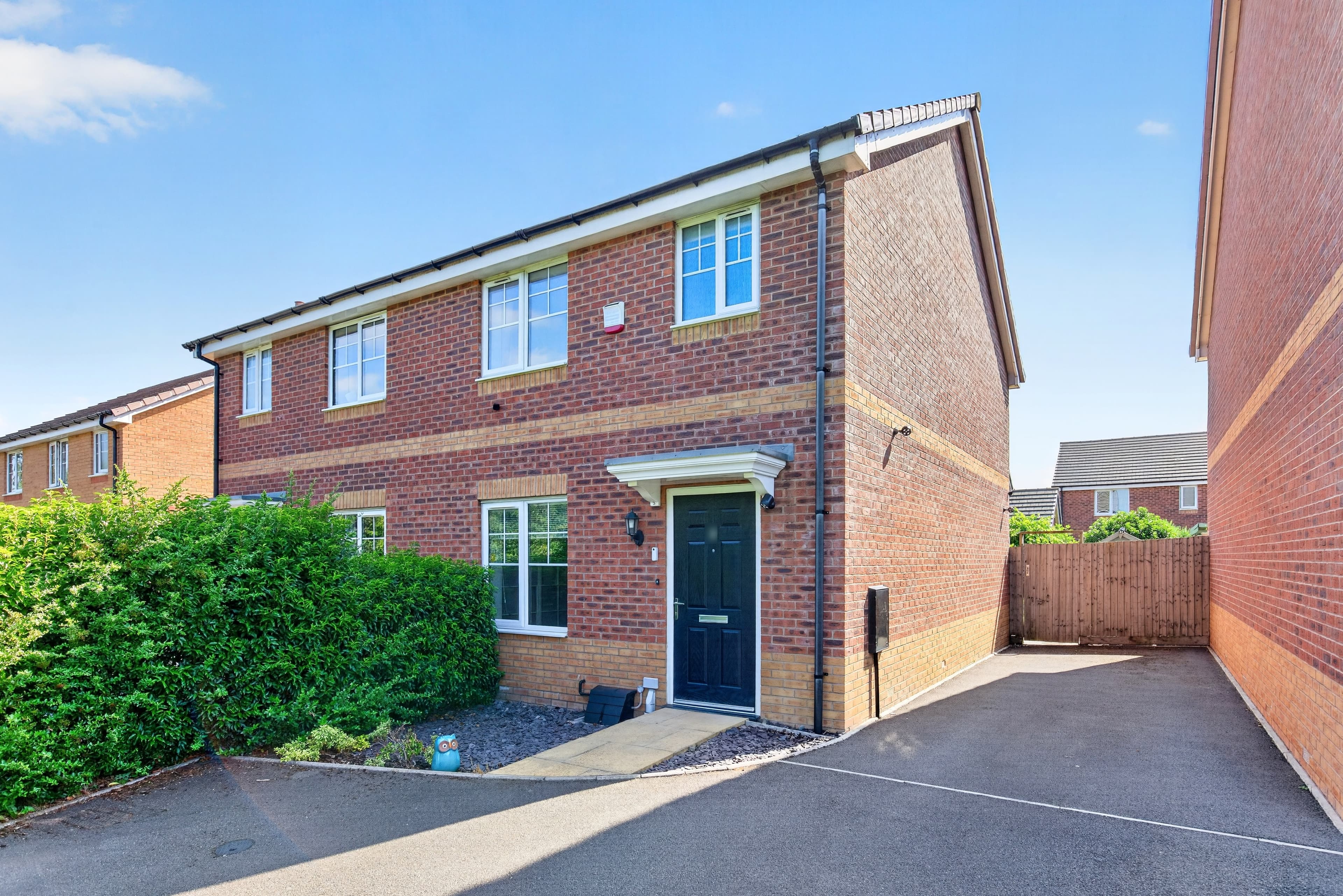 Rosehip Close, Pershore, WR10 - photo 1 of 27