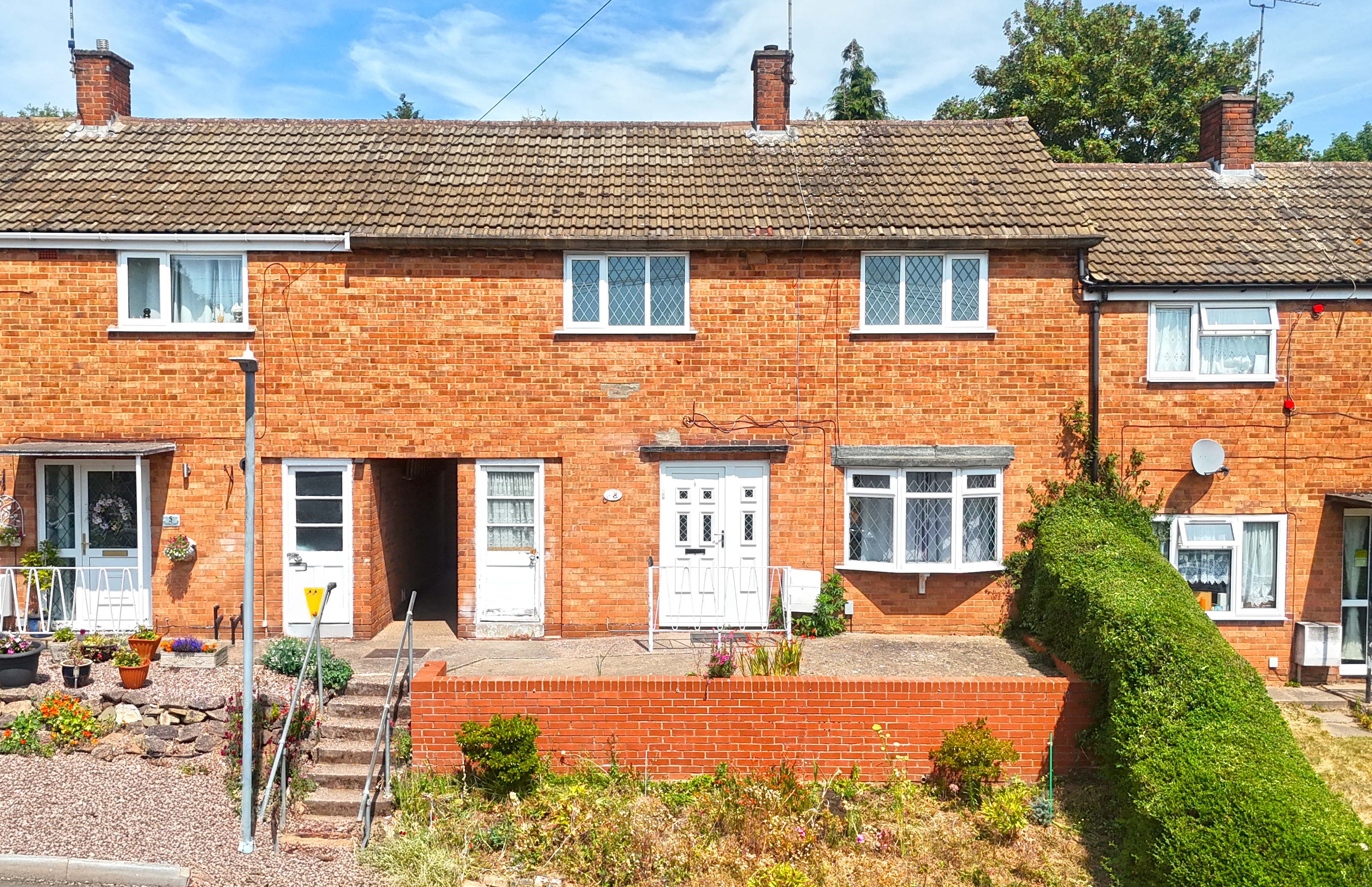 Dale End, Nuneaton, CV10 - photo 1 of 17