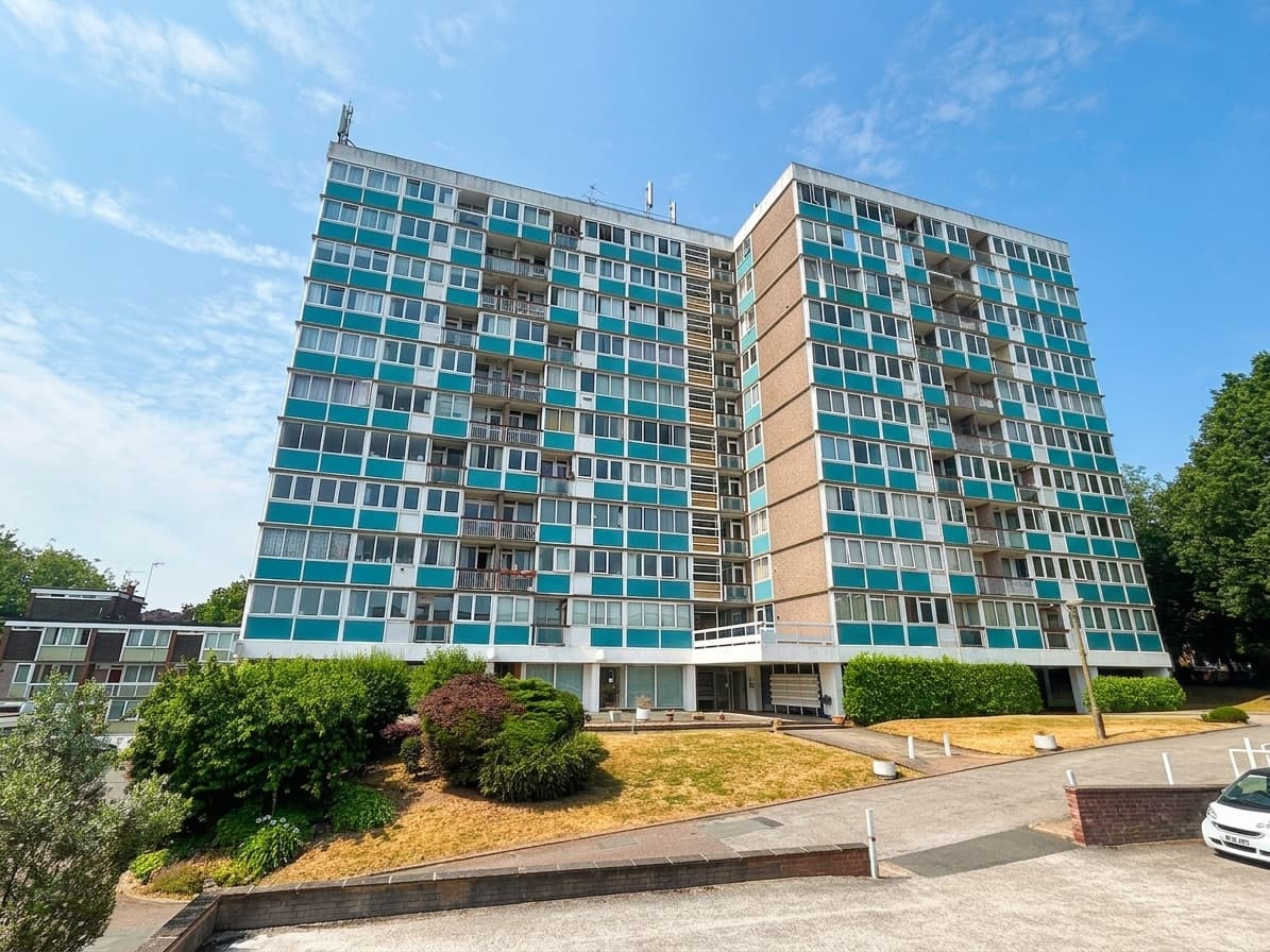 Kenilworth Court, Coventry, CV3 - photo 1 of 17
