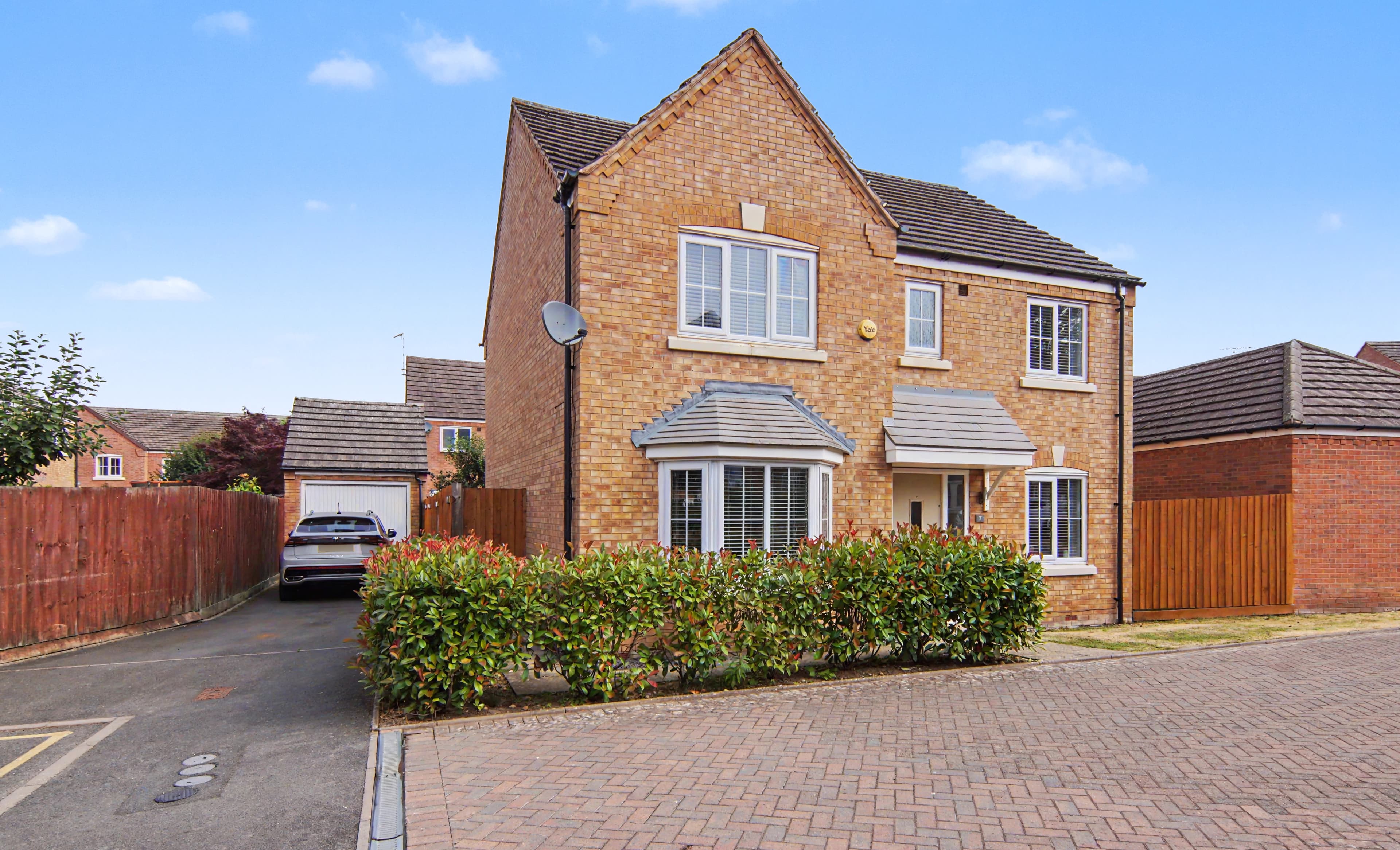 Bourchier Close, Coventry, CV4 - photo 1 of 38