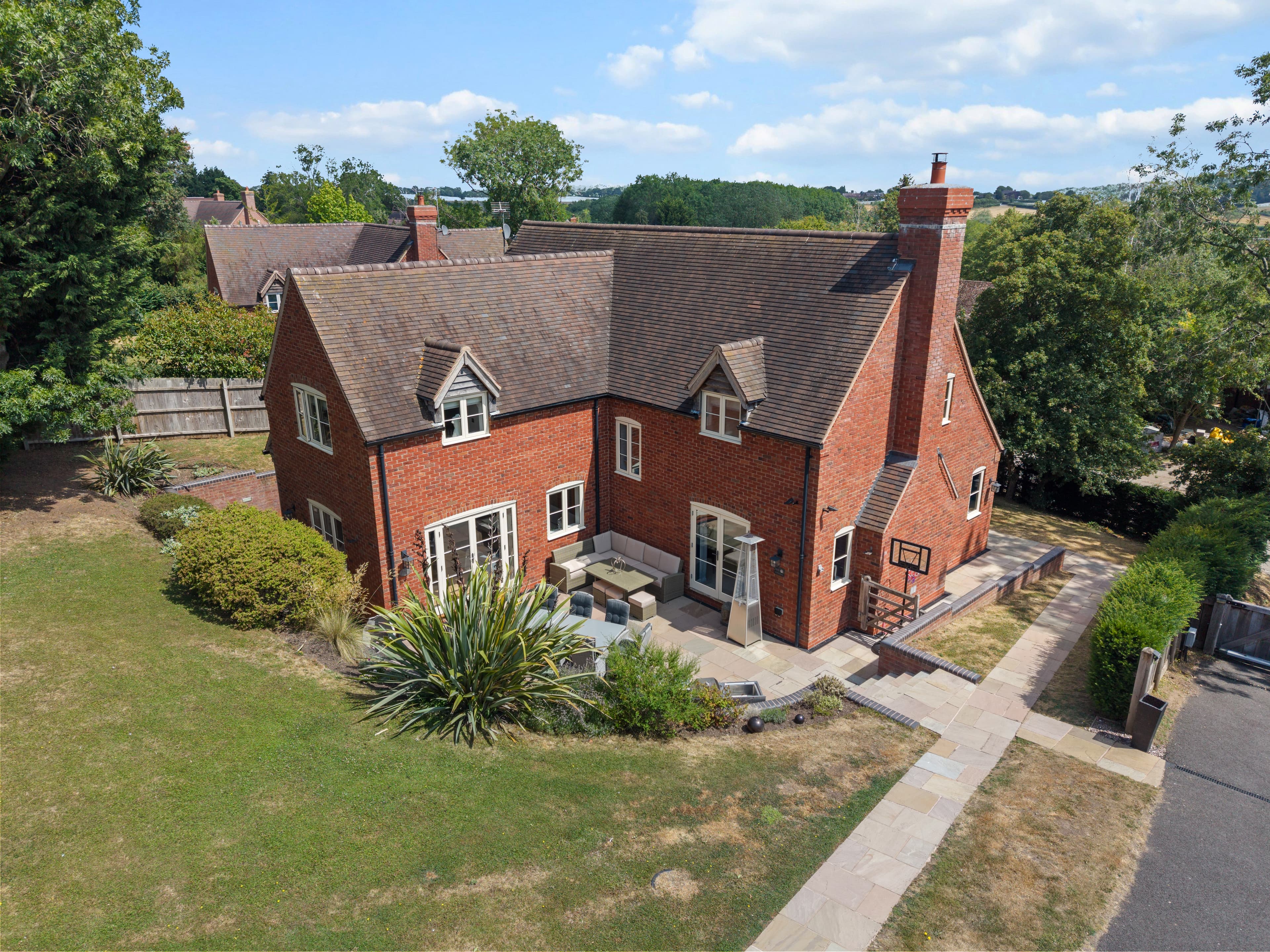 Flecknoe House, Low Road, Church Lench, Evesham, WR11 - photo 1 of 27